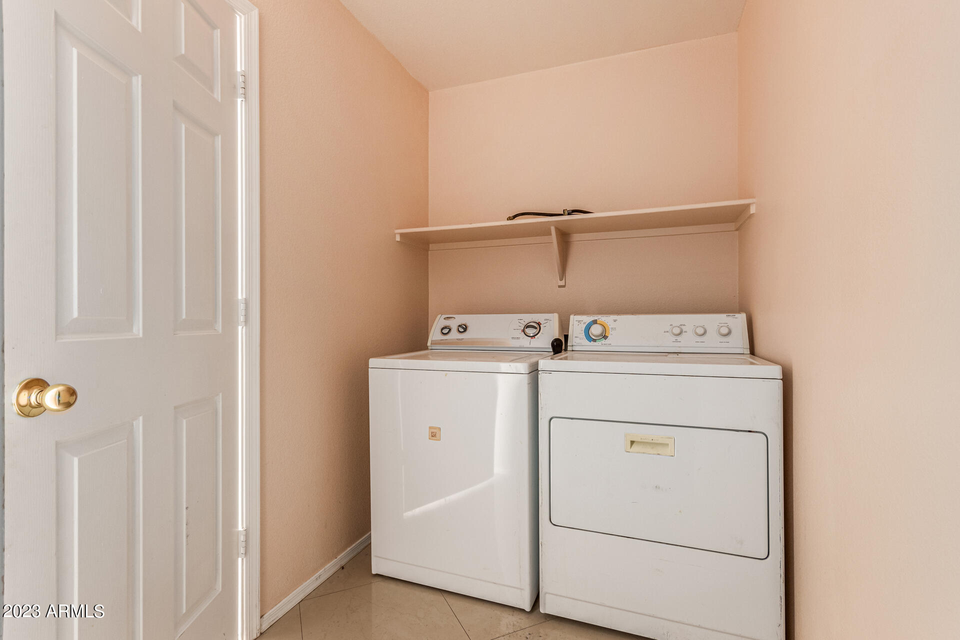 1350 W PELICAN Court