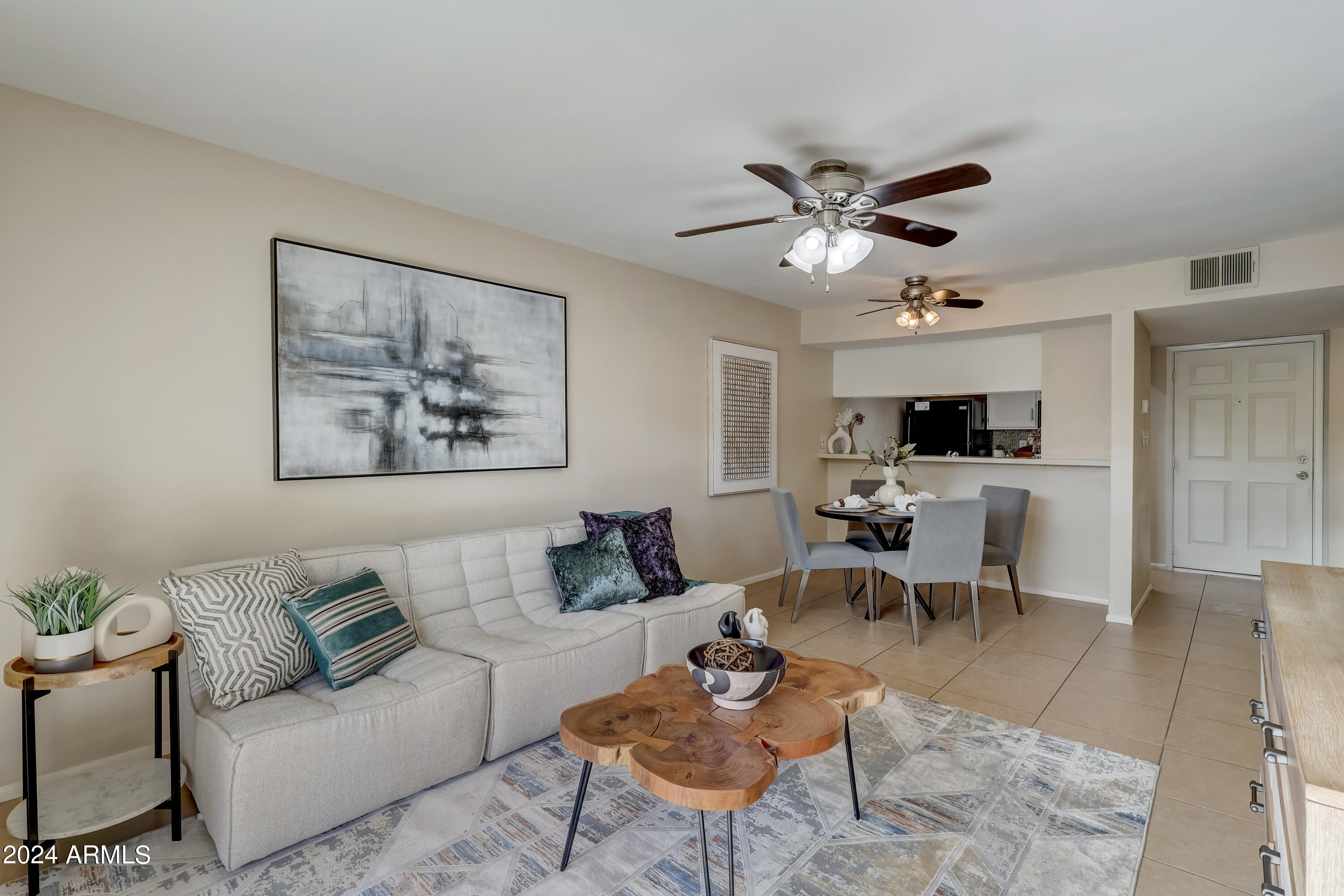 540 N MAY, 2139