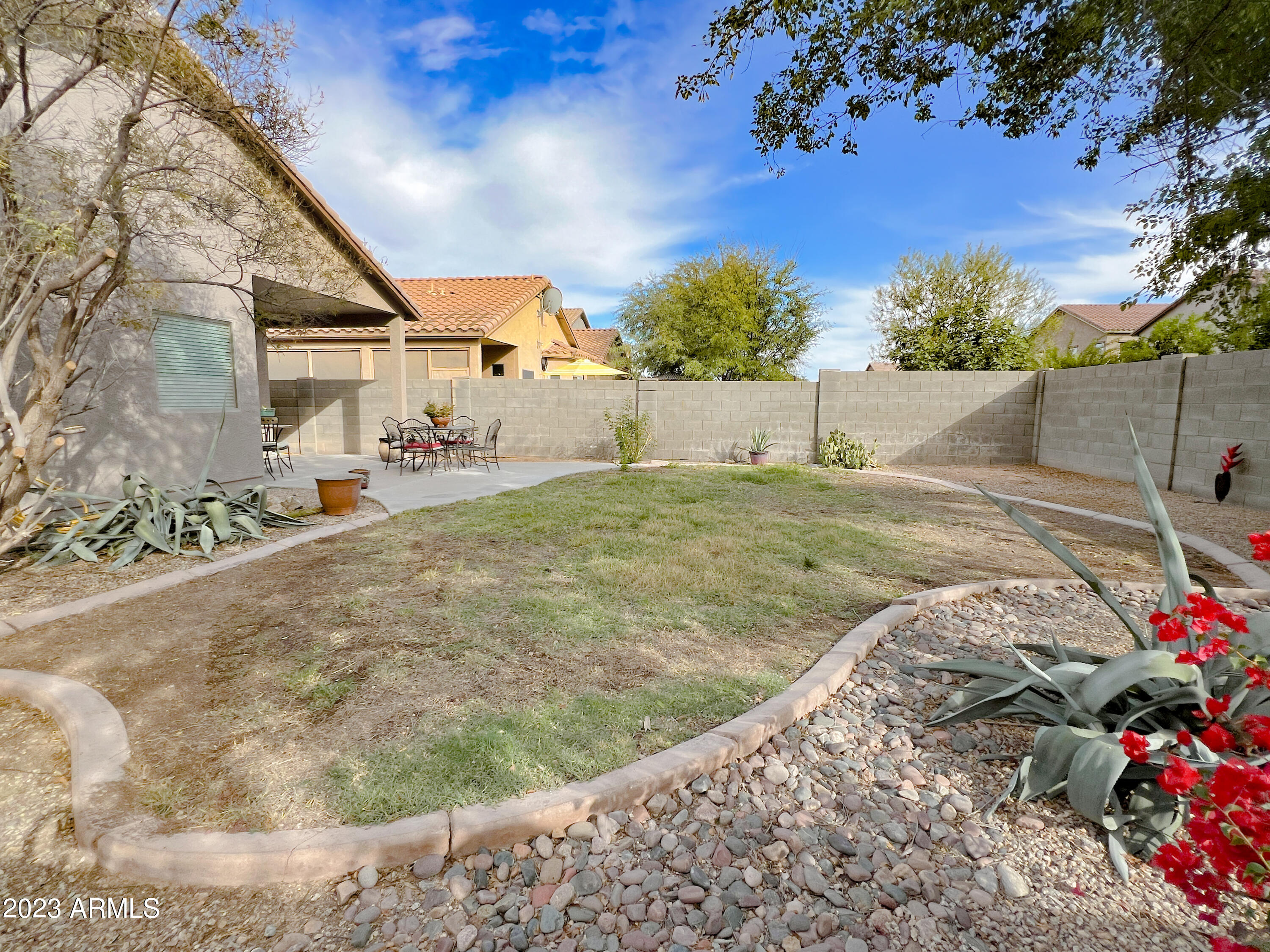 99 W SADDLE Way