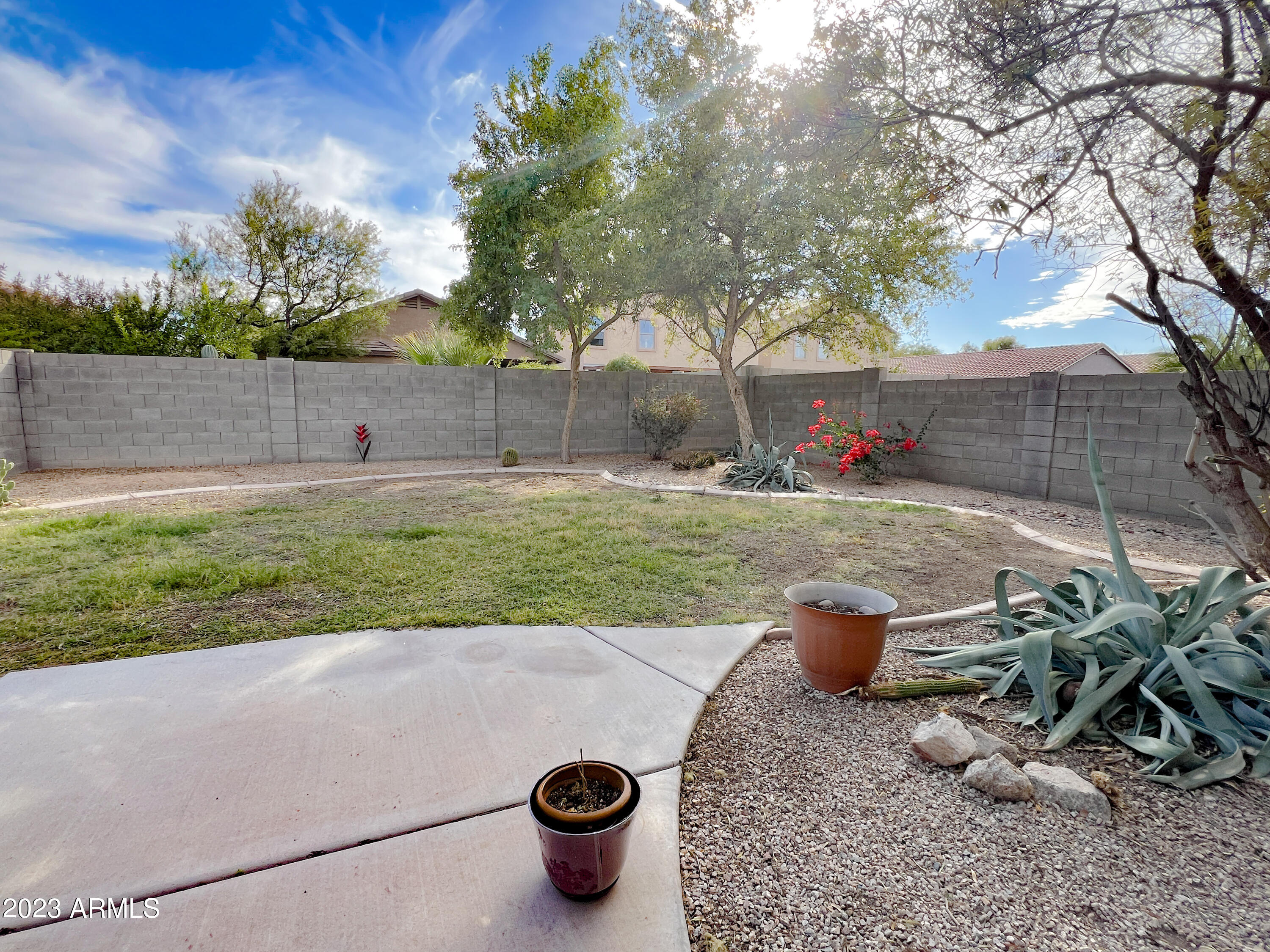 99 W SADDLE Way