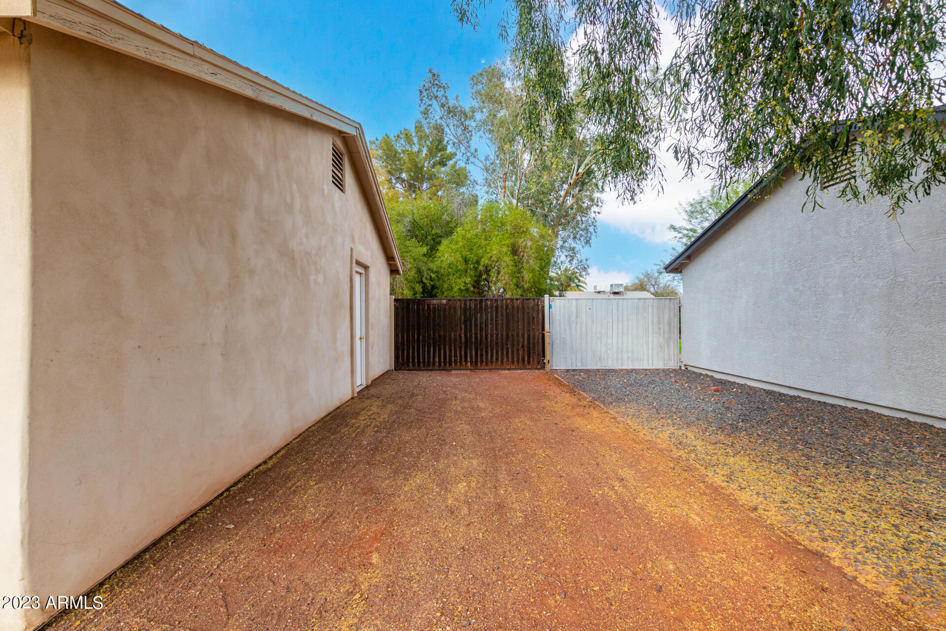 4102 E LUDLOW Drive