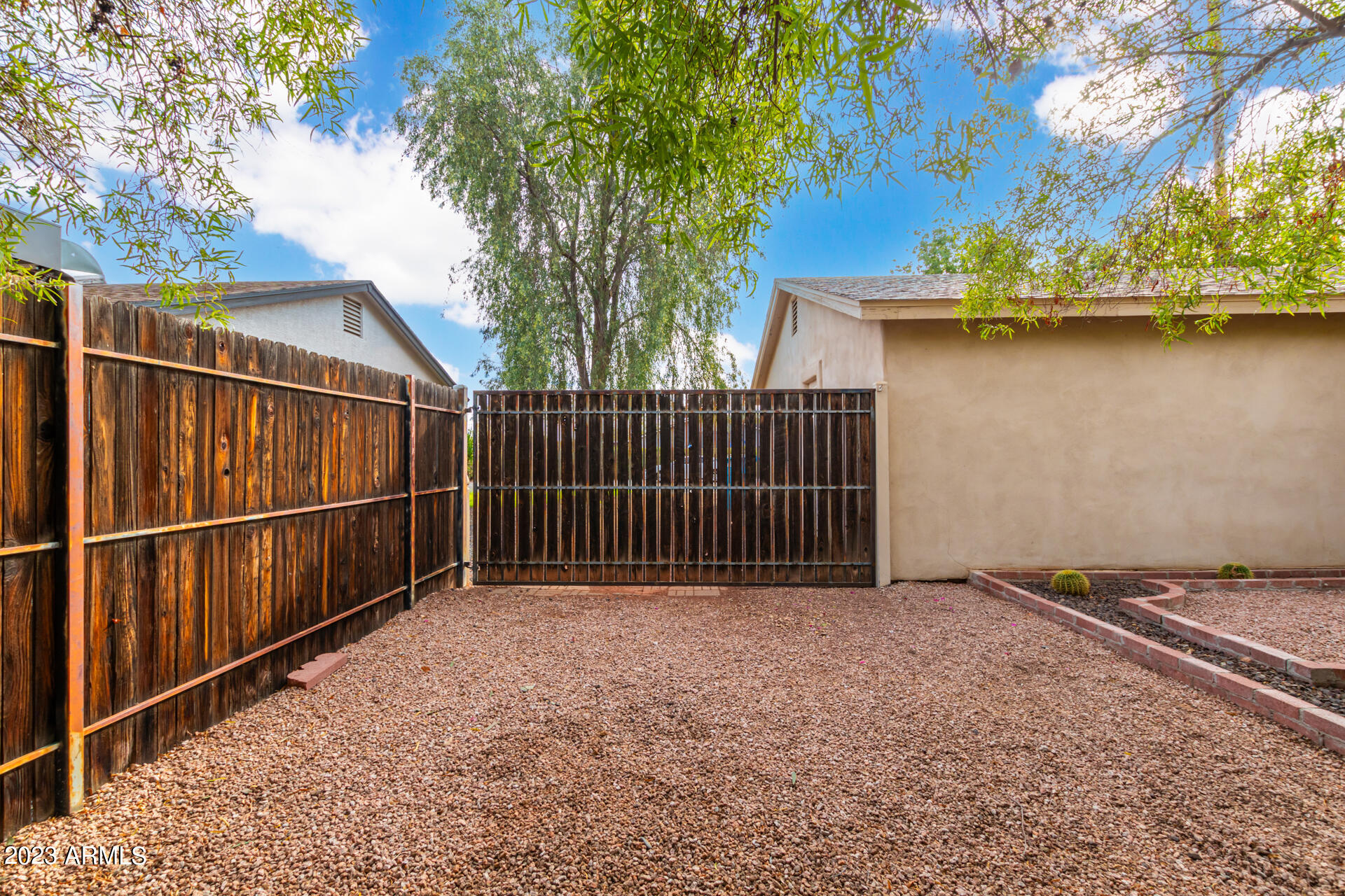 4102 E LUDLOW Drive