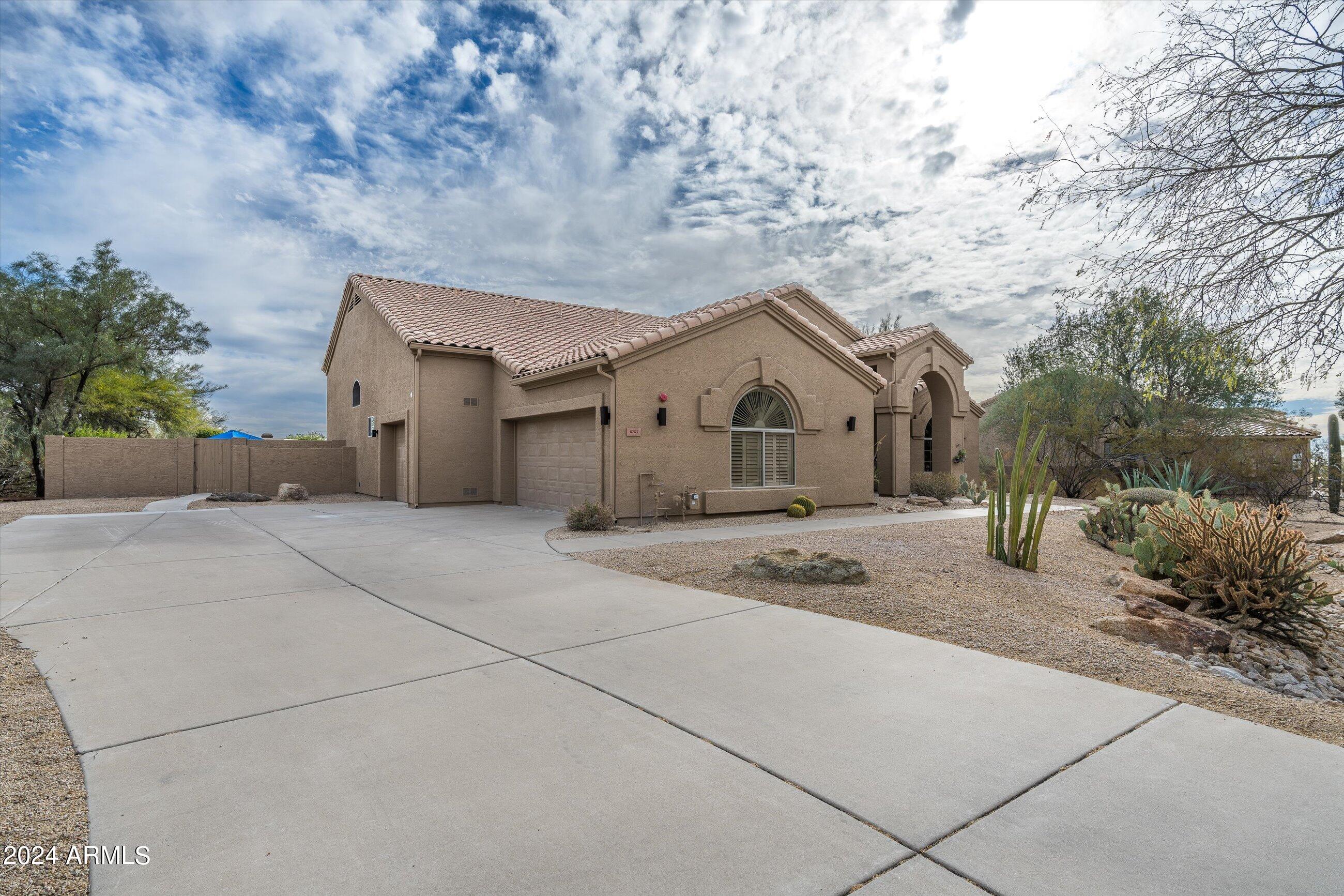 6757 E HORNED OWL Trail
