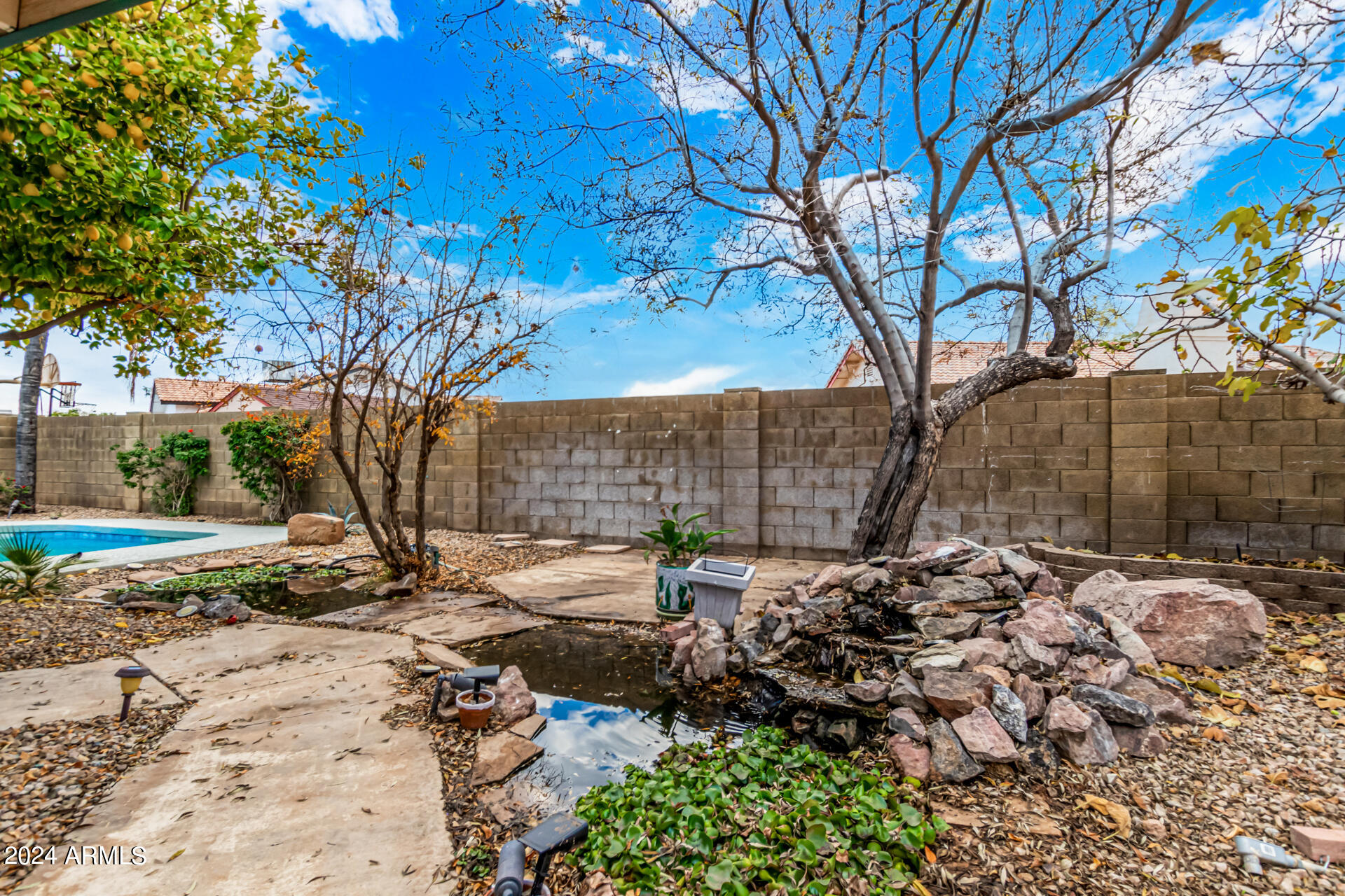 5247 E EMELITA Avenue