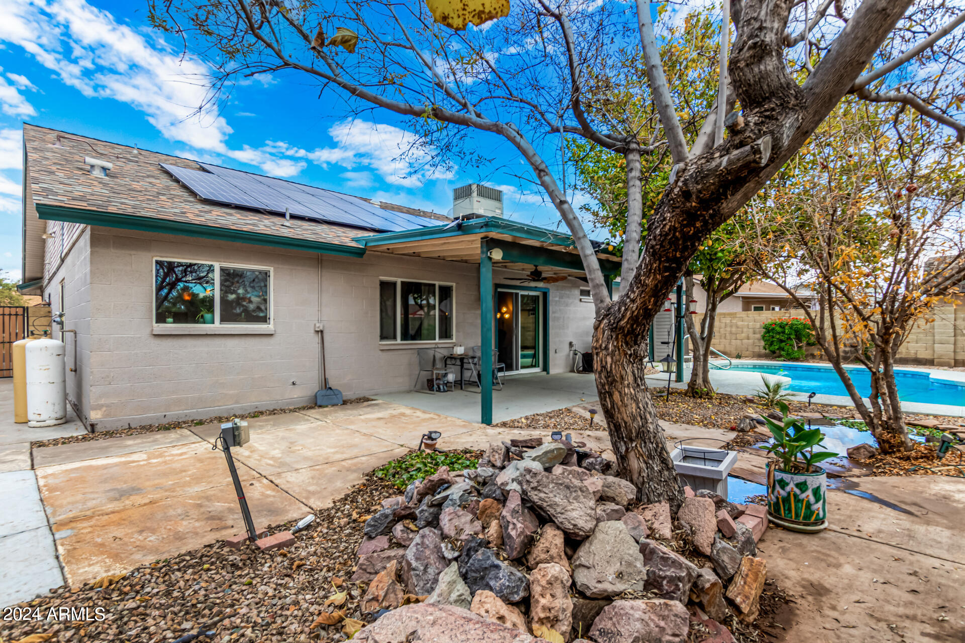 5247 E EMELITA Avenue