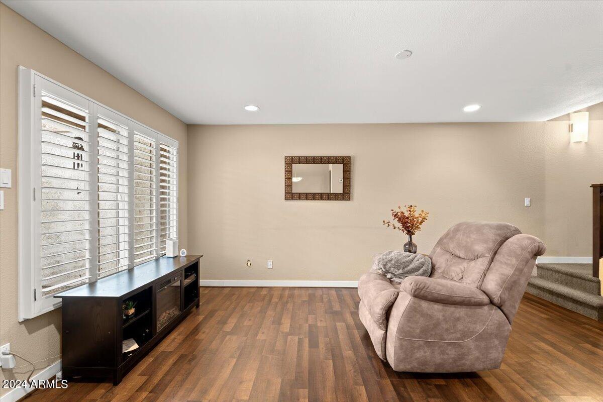 6113 N 79TH Street