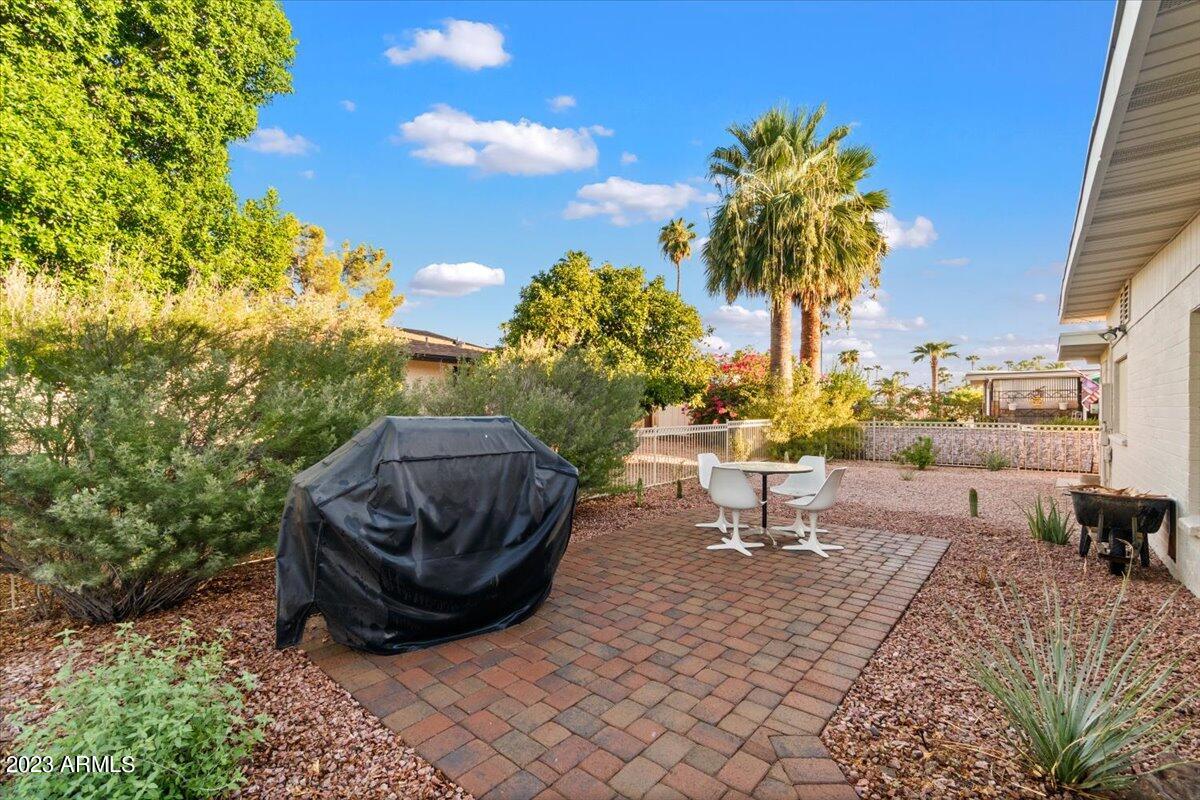 2129 N MIDDLECOFF Drive