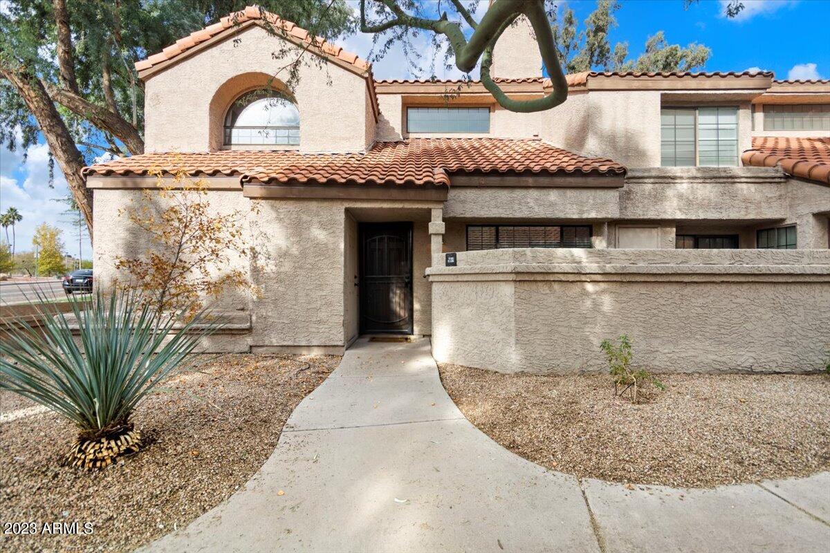 819 N COLLEGE Avenue # J132