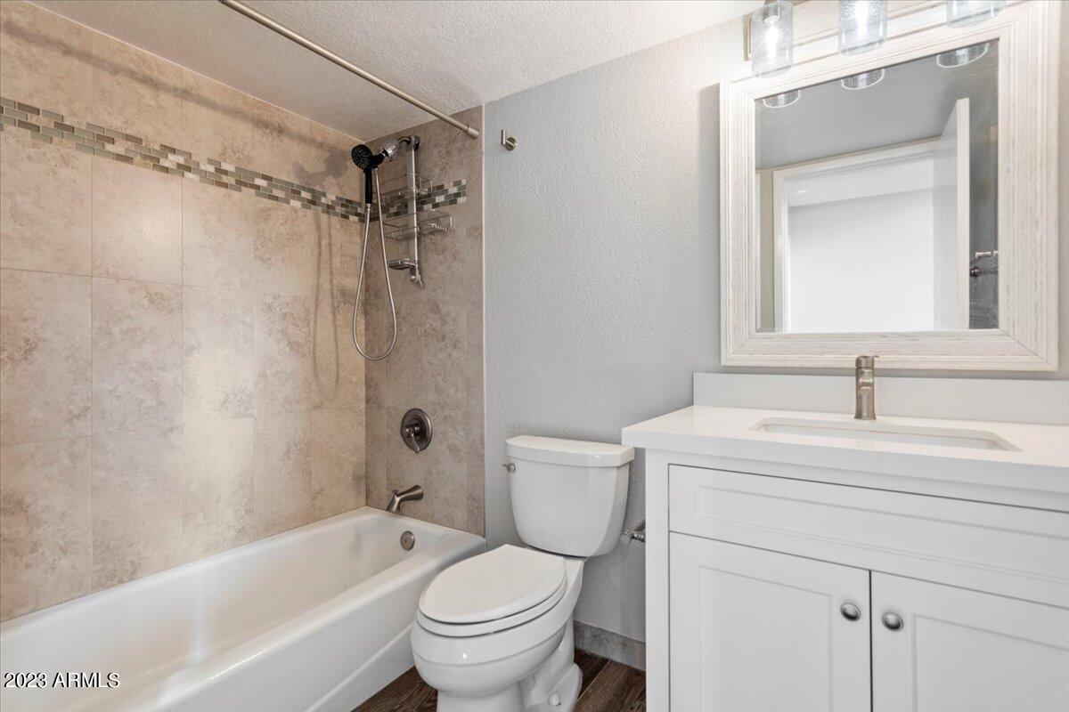 819 N COLLEGE Avenue # J132