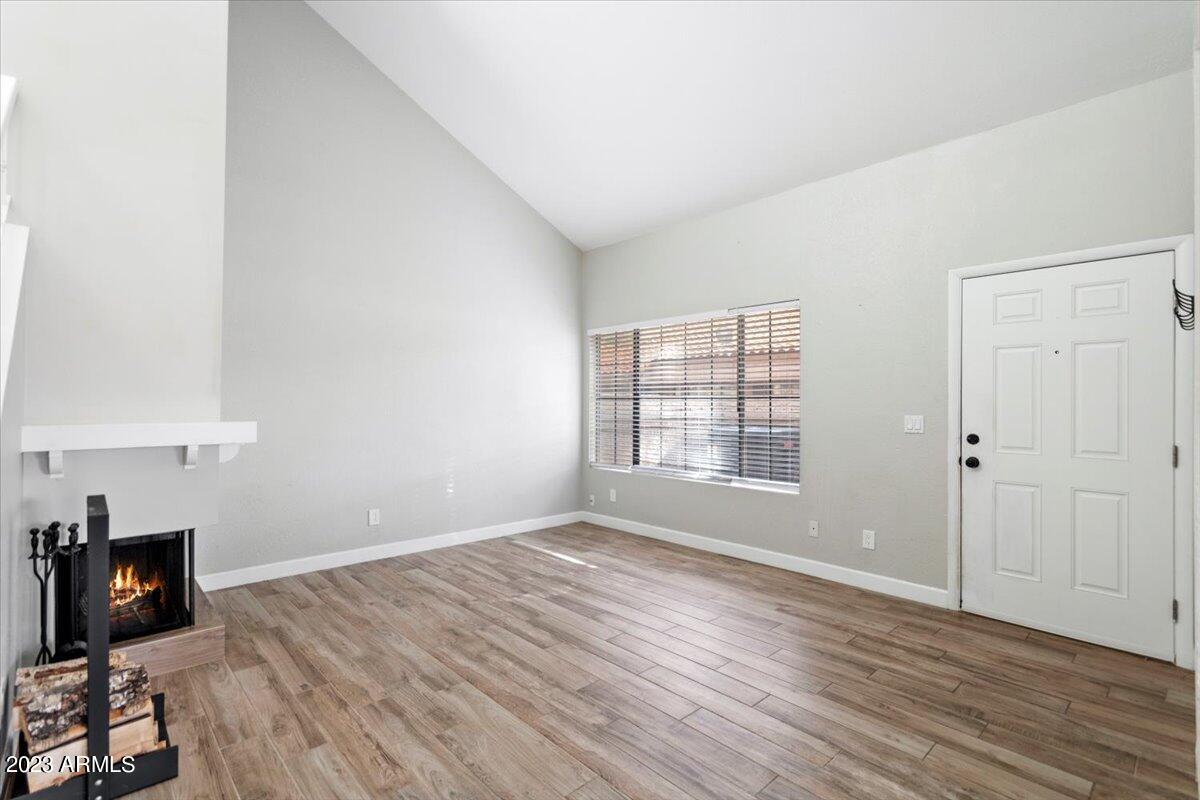 819 N COLLEGE Avenue # J132