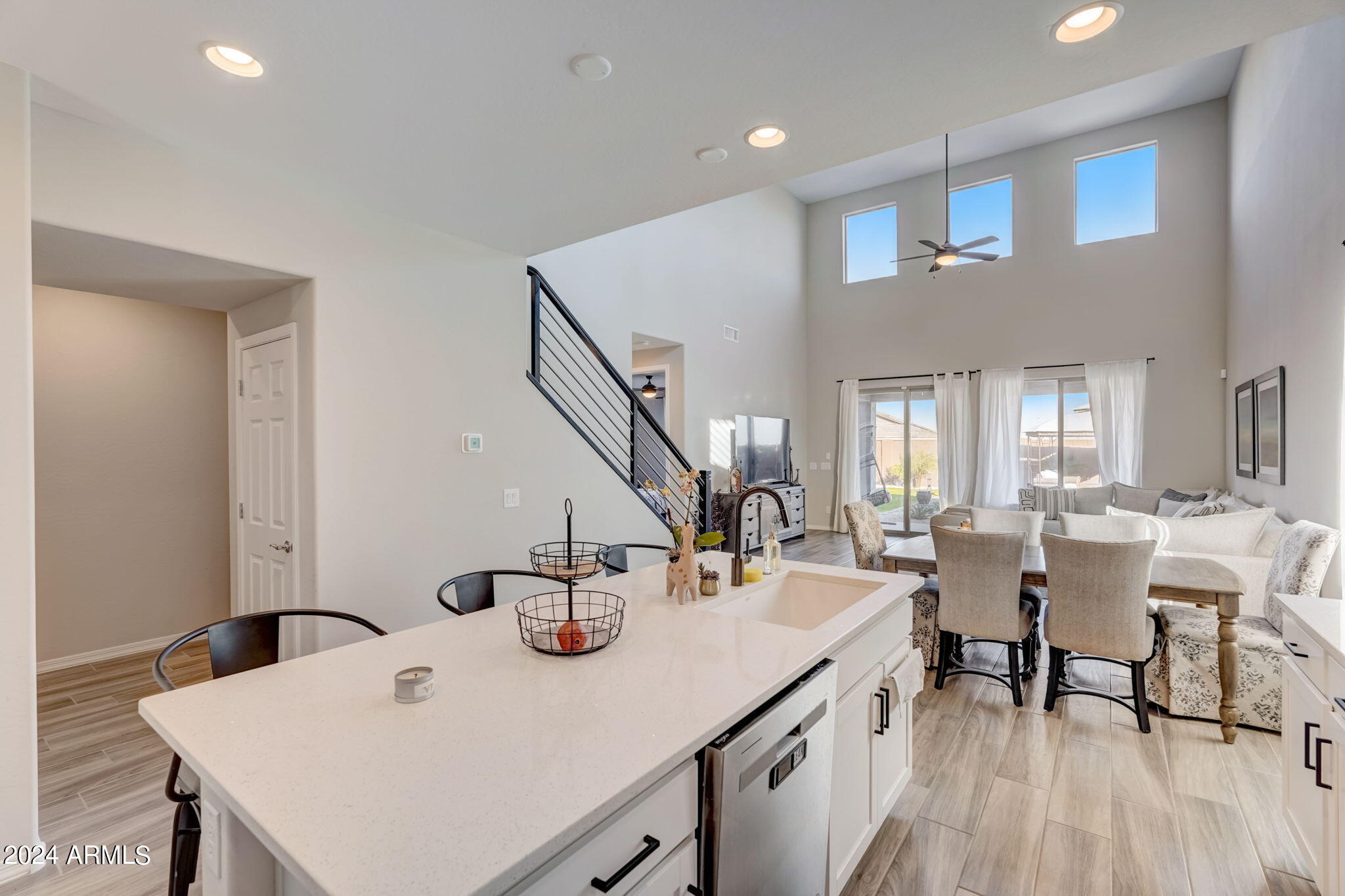 6918 W GWEN Street