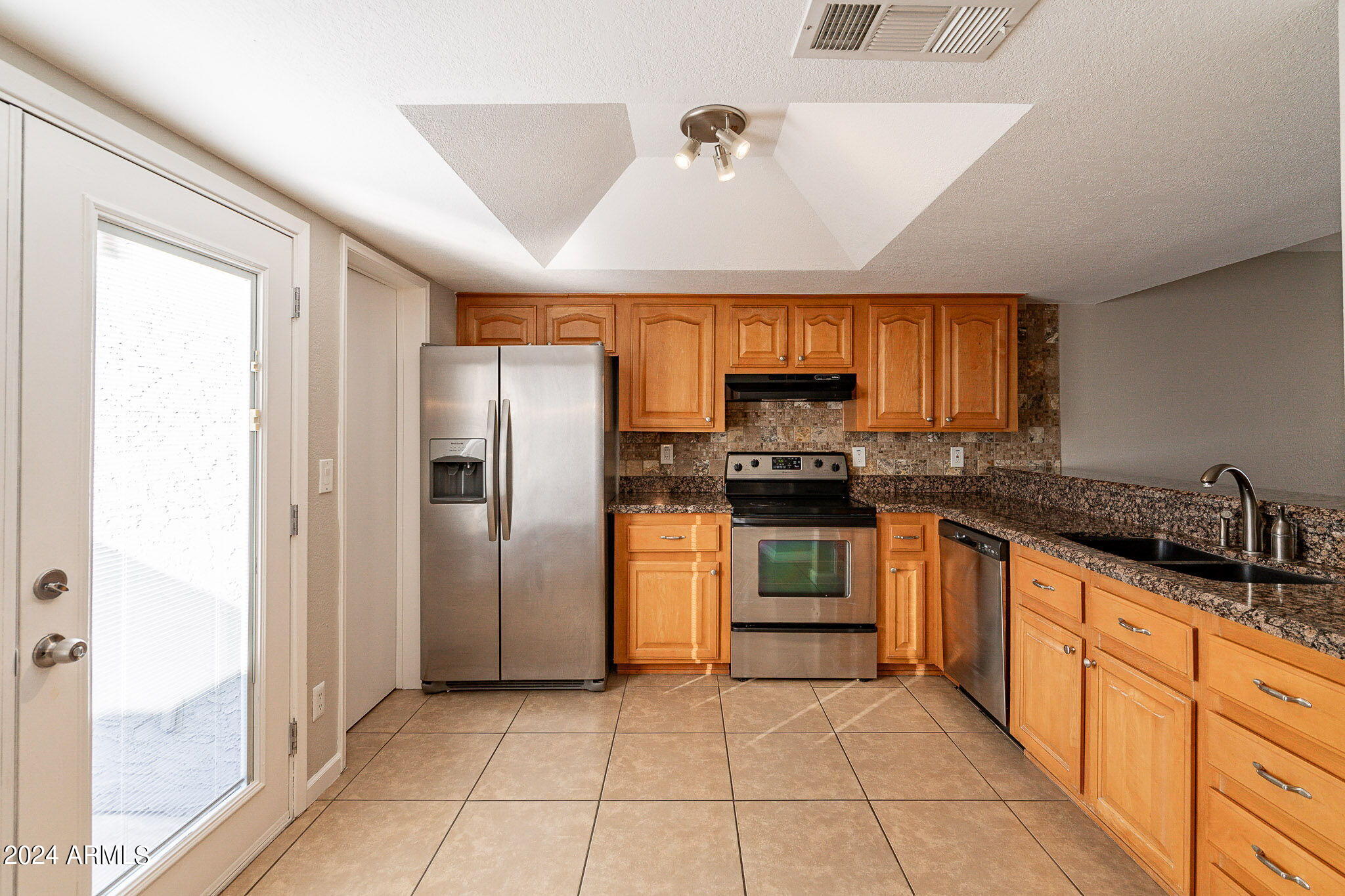 19601 N 7TH Street, 1016