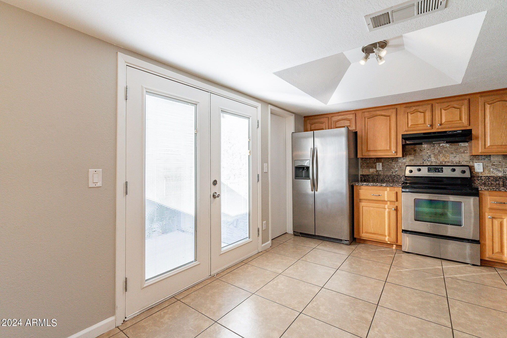 19601 N 7TH Street, 1016