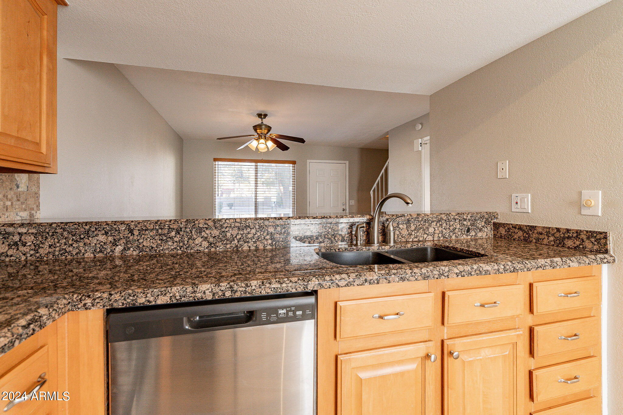 19601 N 7TH Street, 1016