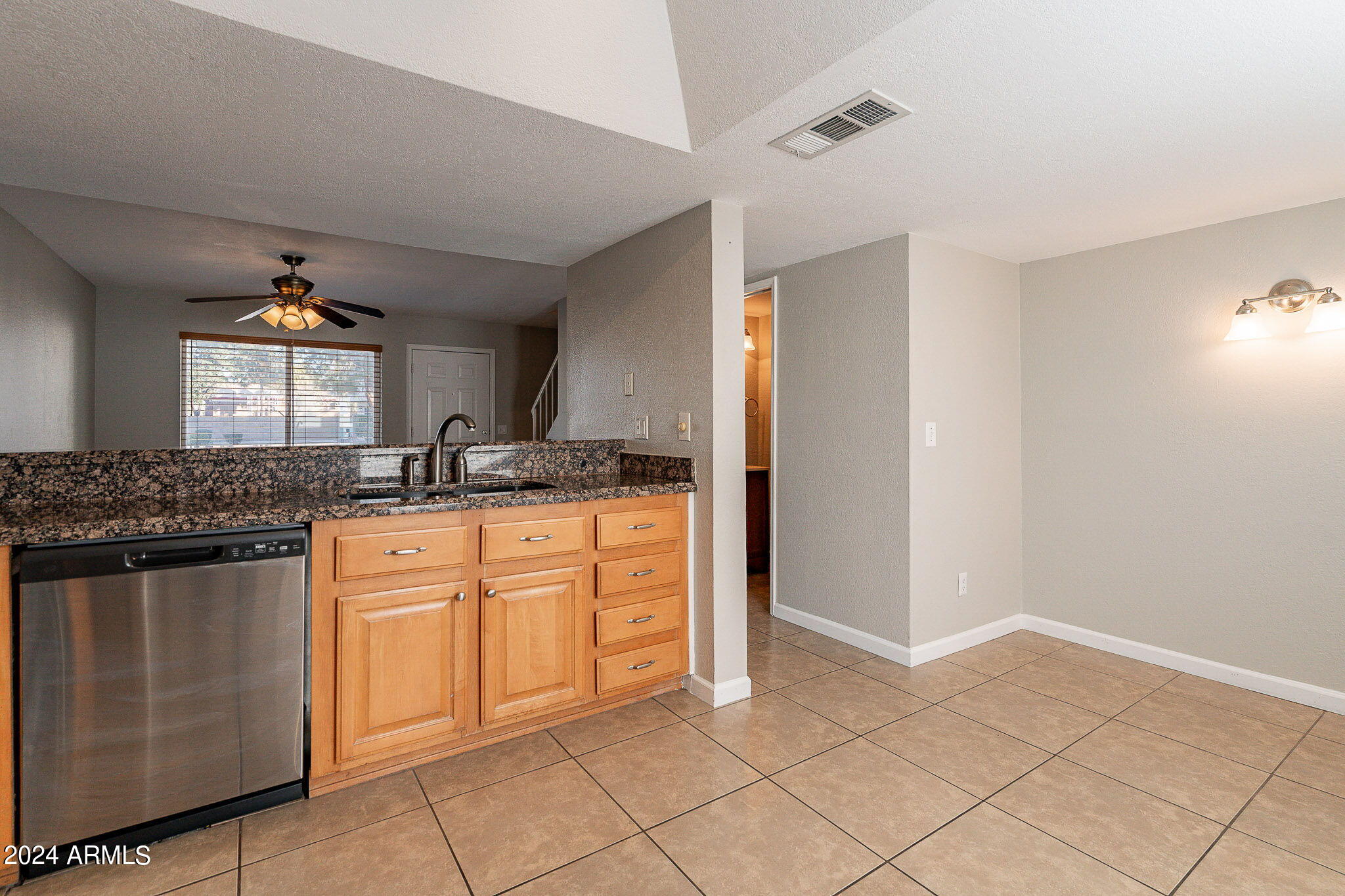 19601 N 7TH Street, 1016