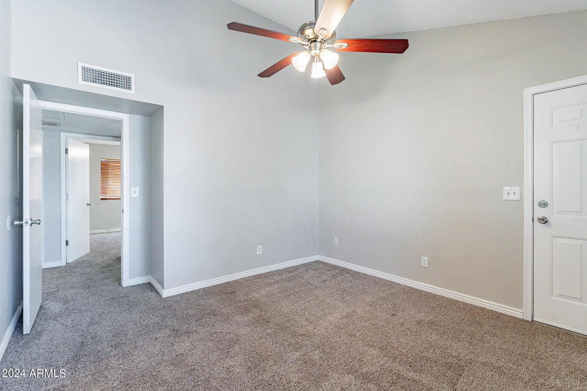 19601 N 7TH Street, 1016
