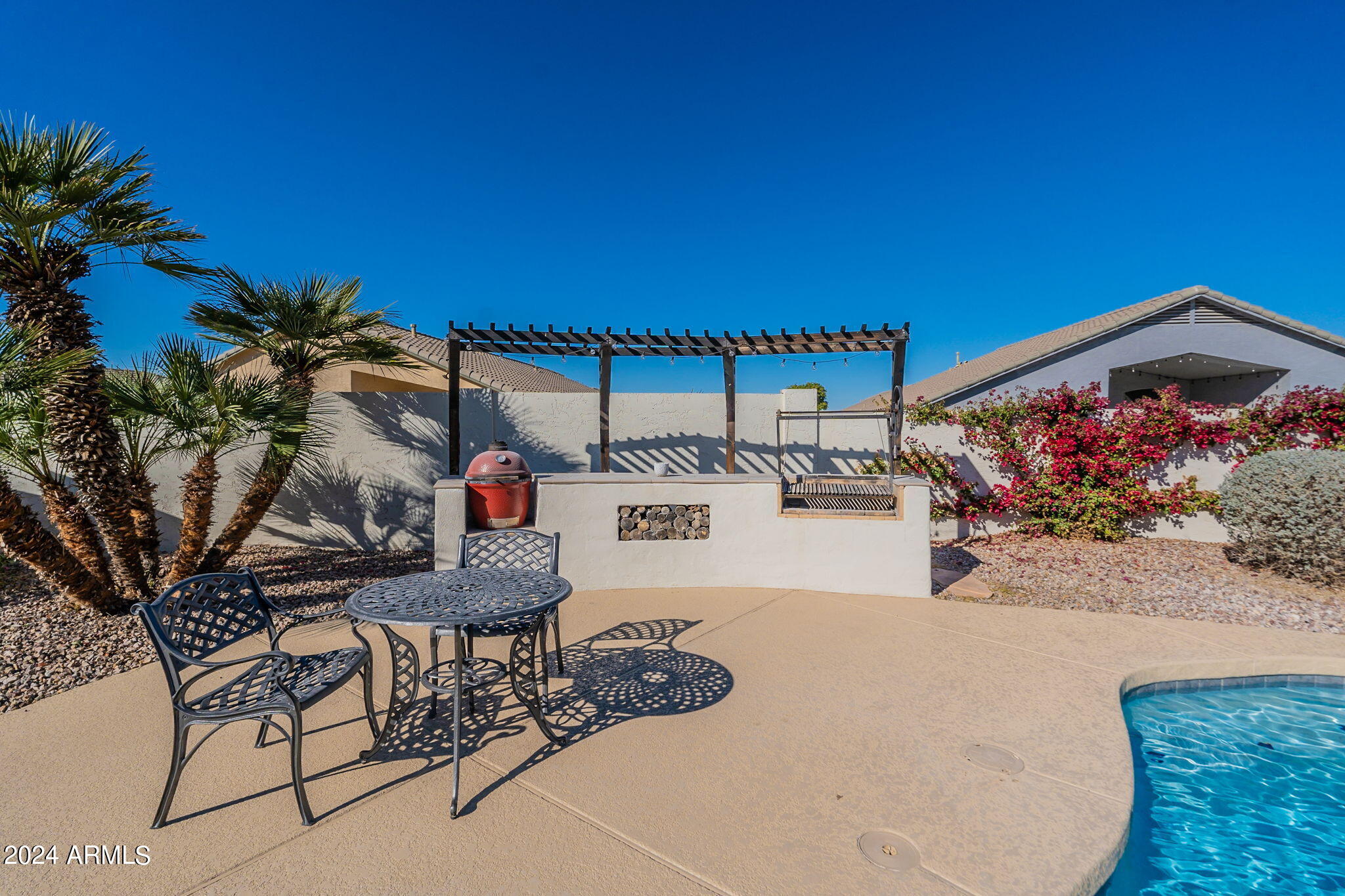 2410 E GERONIMO Street