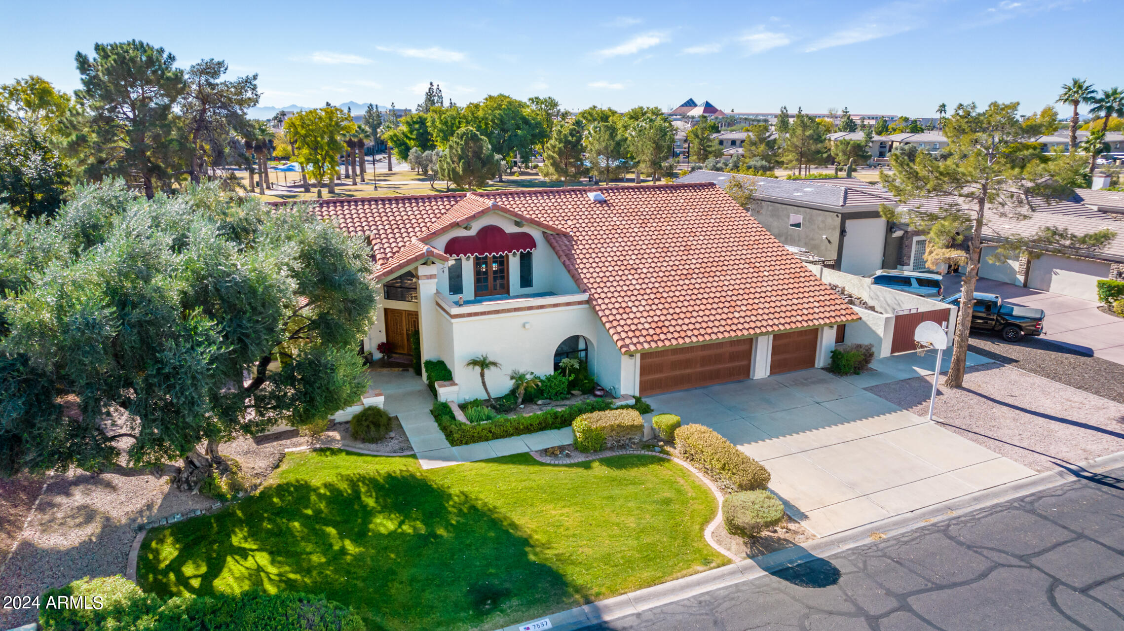 7537 W LIBBY Street