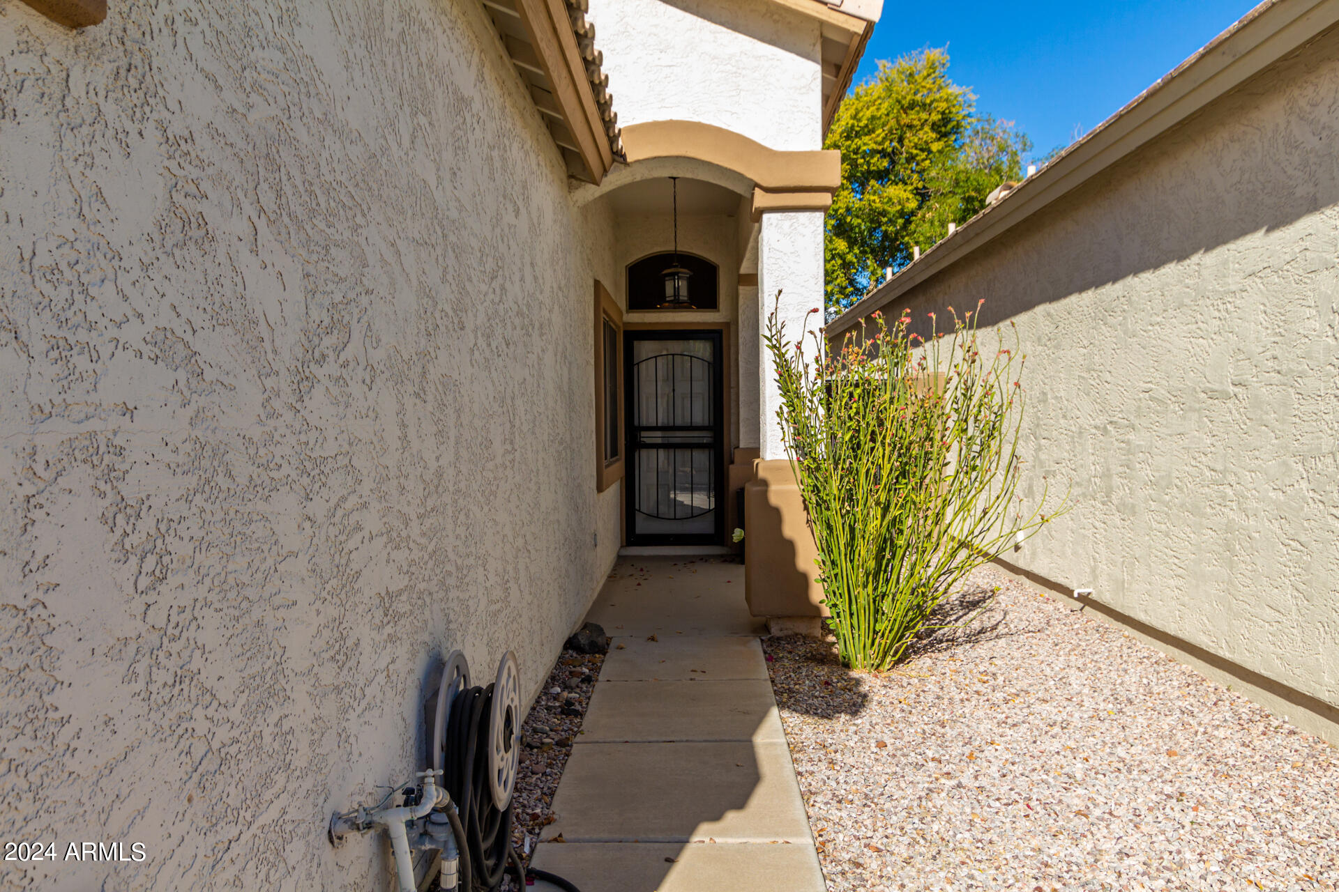 8424 W SALTER Drive