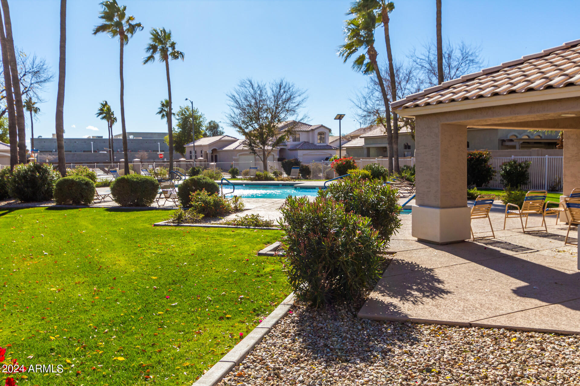 8424 W SALTER Drive