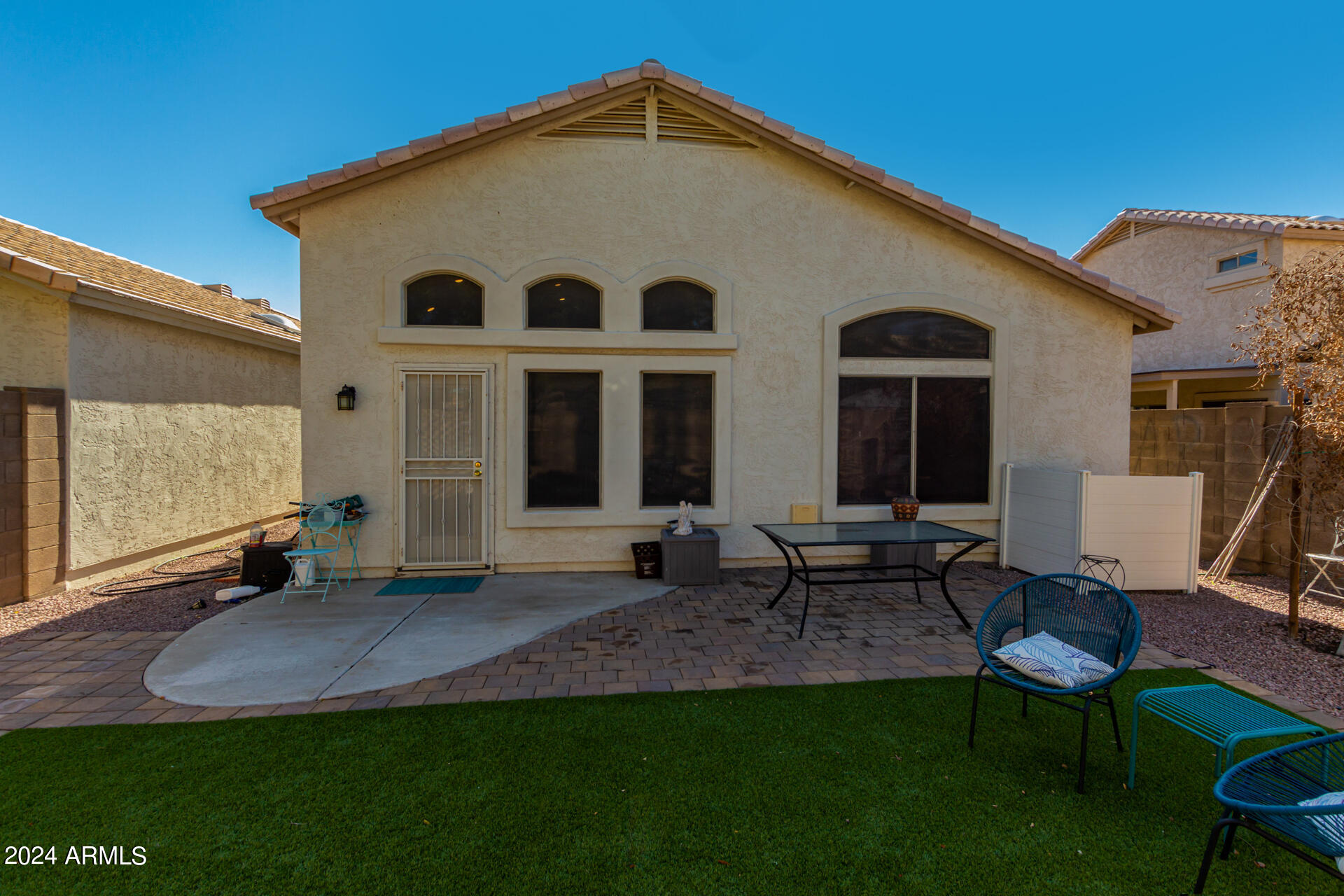 8424 W SALTER Drive