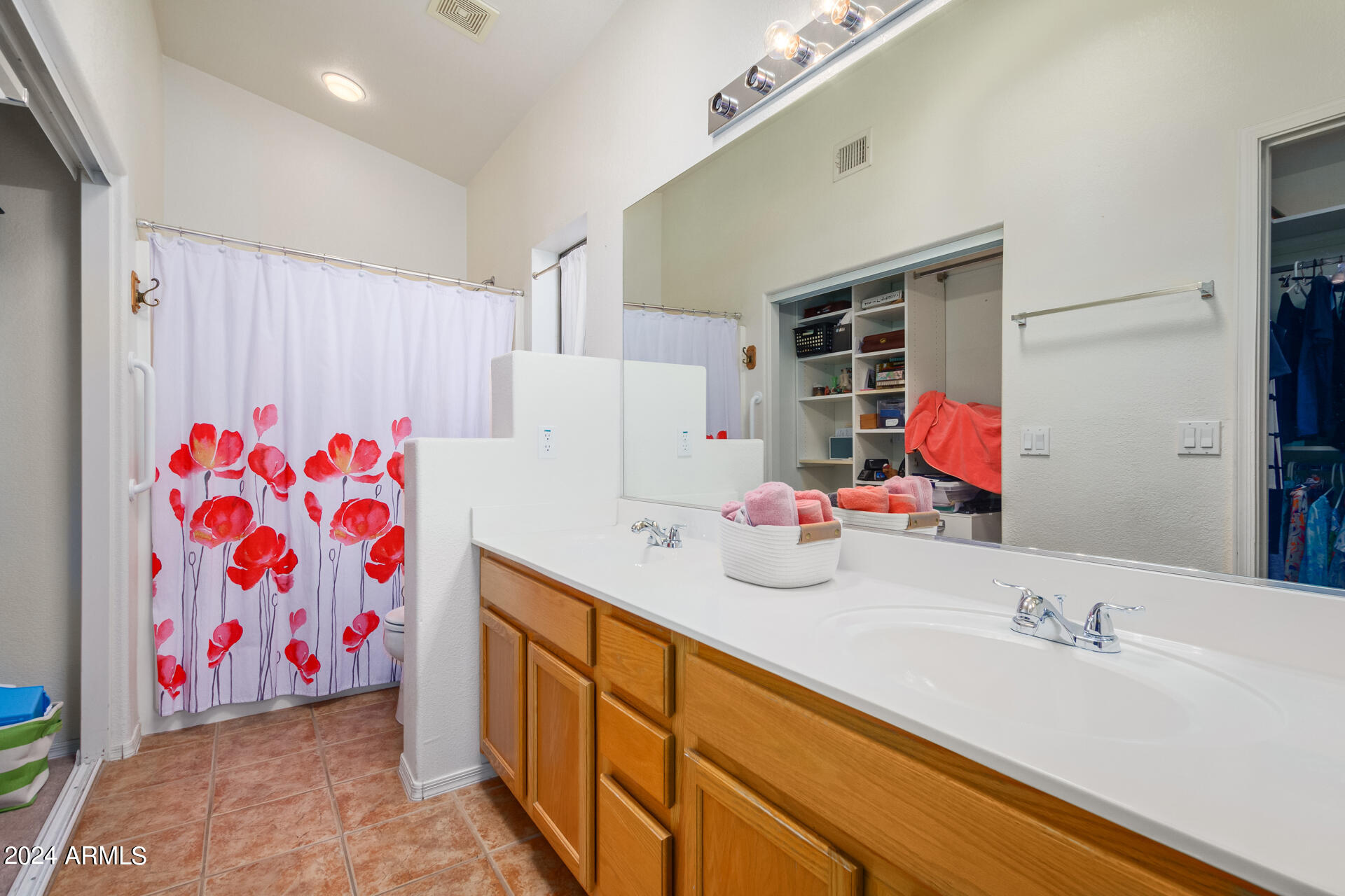8424 W SALTER Drive