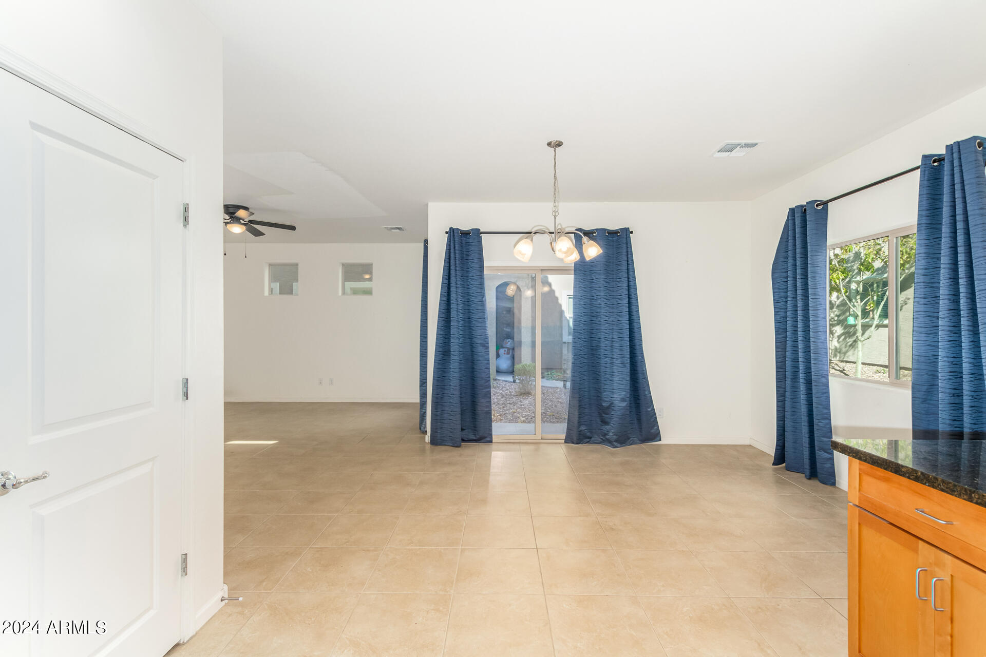 1832 W POLLACK Street