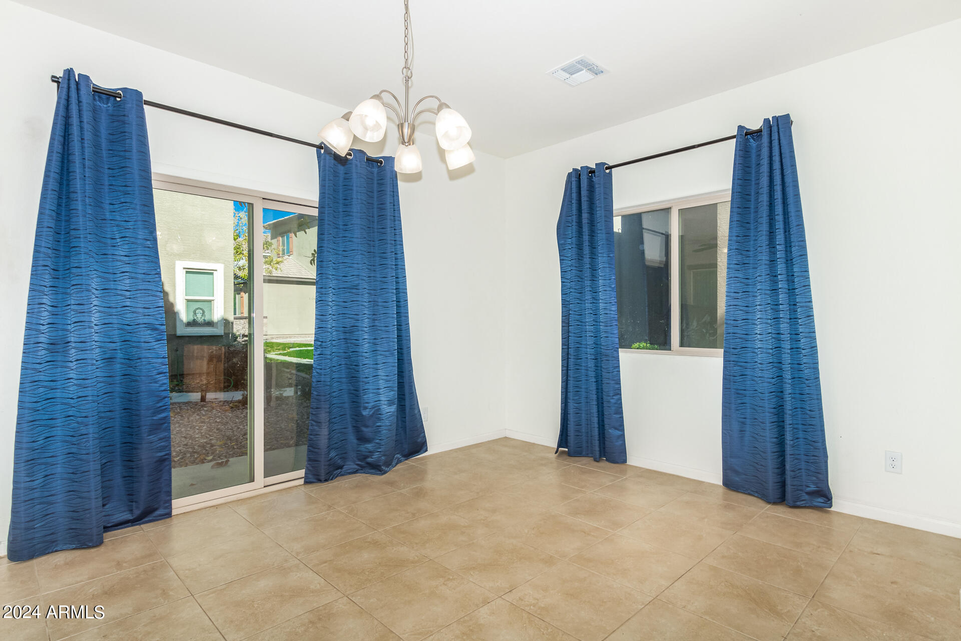 1832 W POLLACK Street