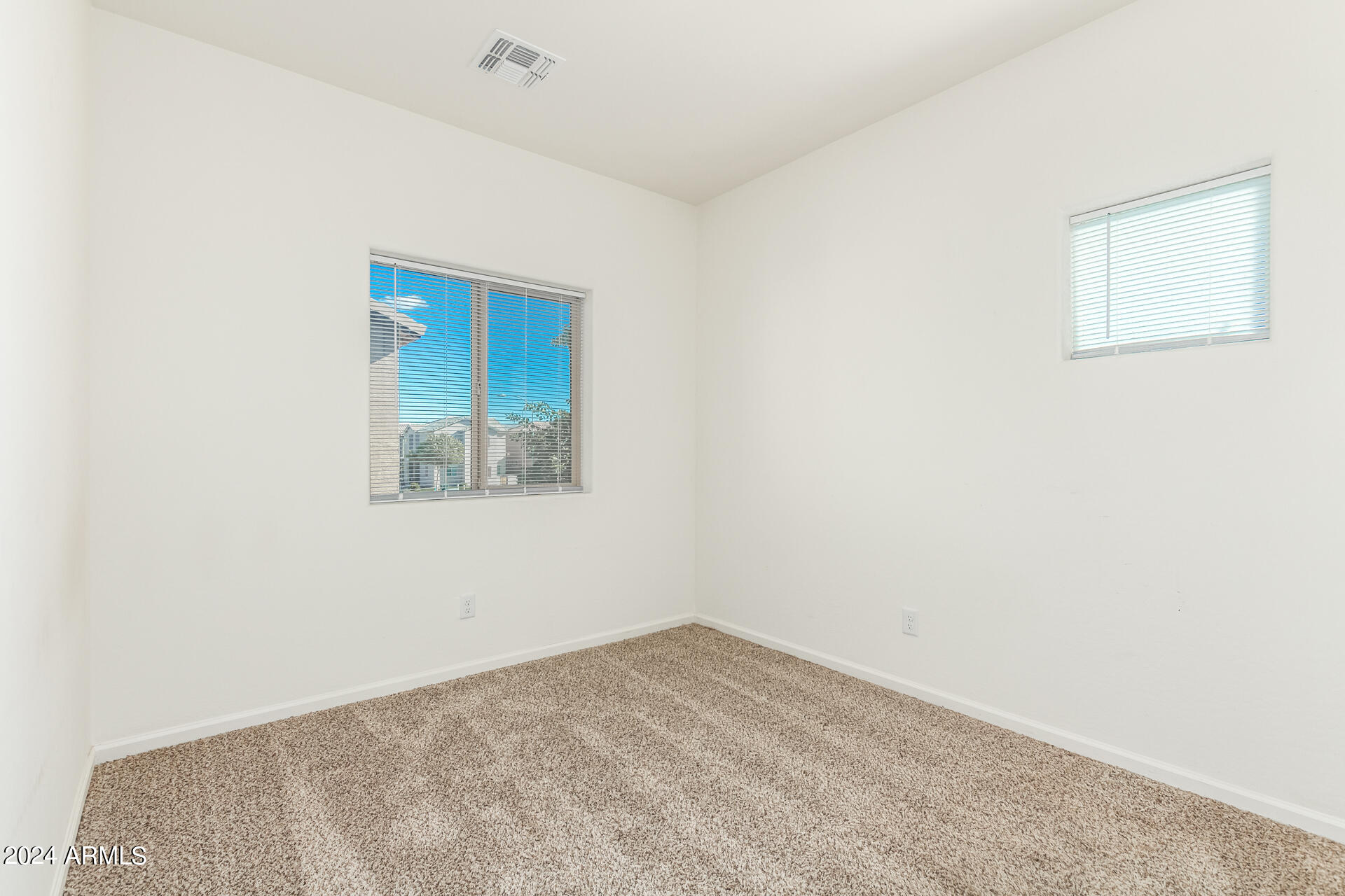 1832 W POLLACK Street