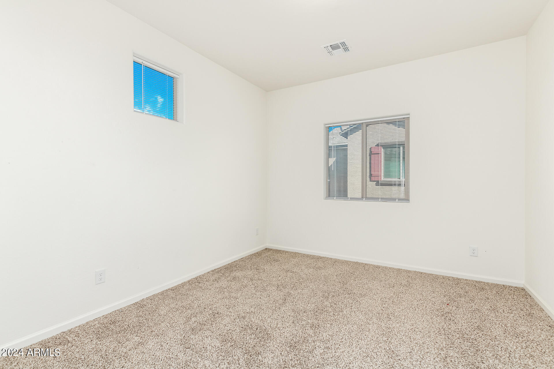 1832 W POLLACK Street