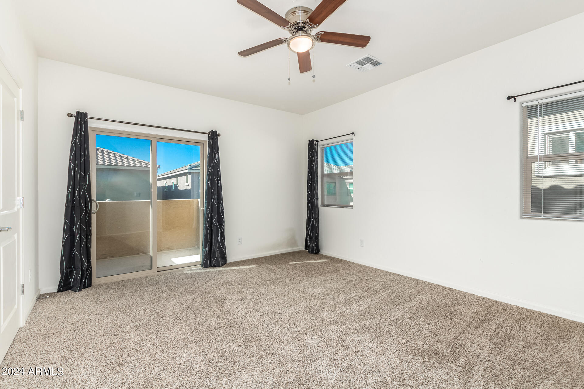 1832 W POLLACK Street