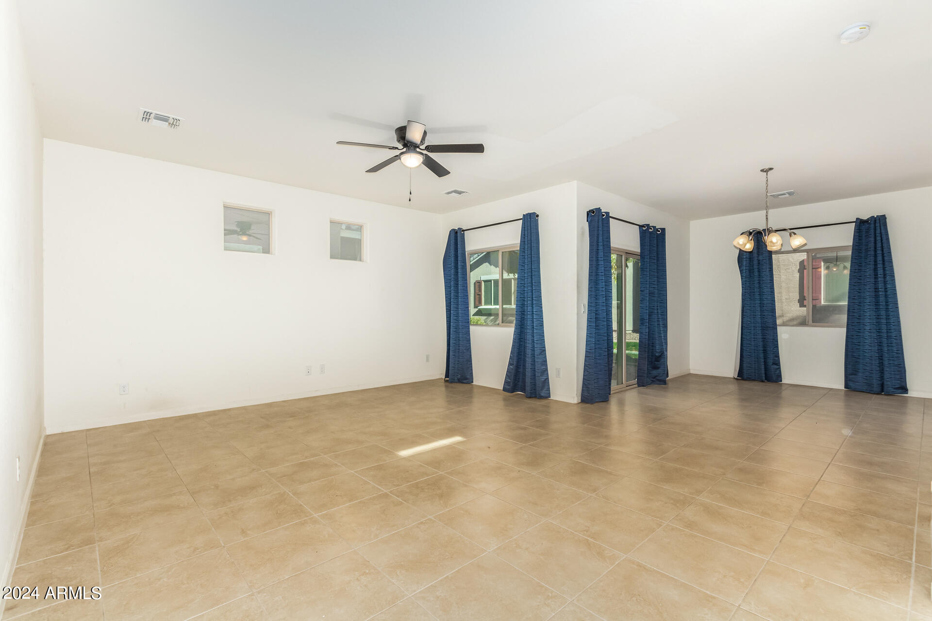 1832 W POLLACK Street