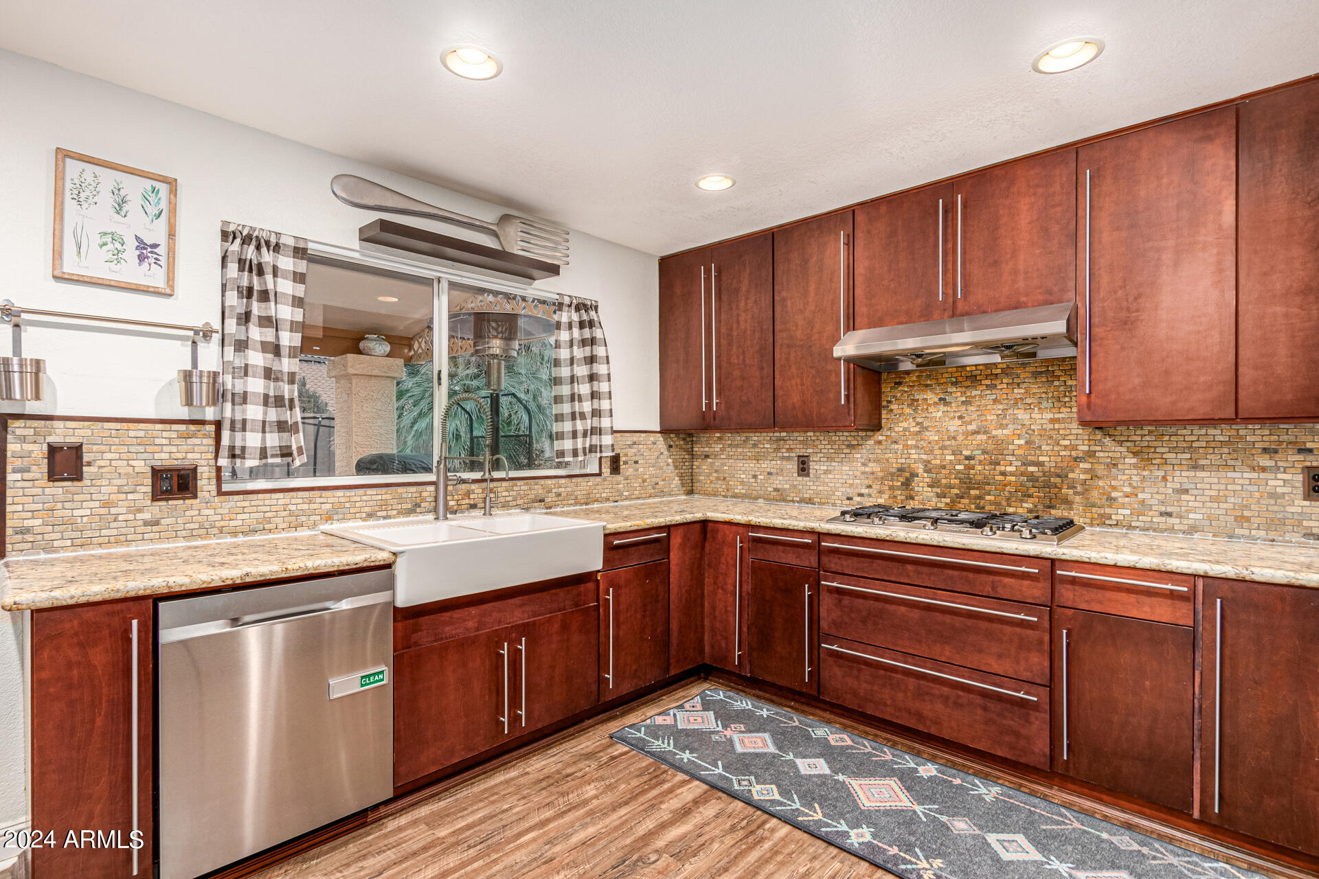 2363 W HEMLOCK Court