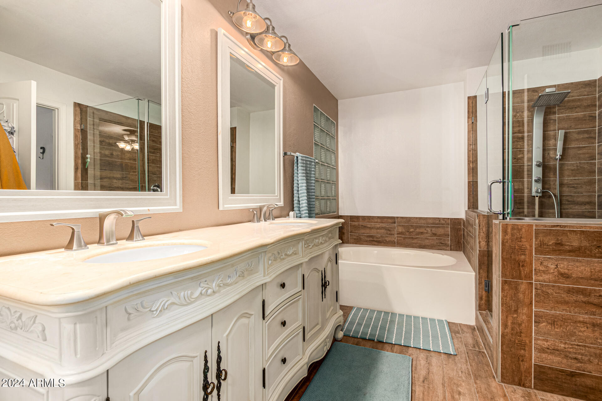 2363 W HEMLOCK Court