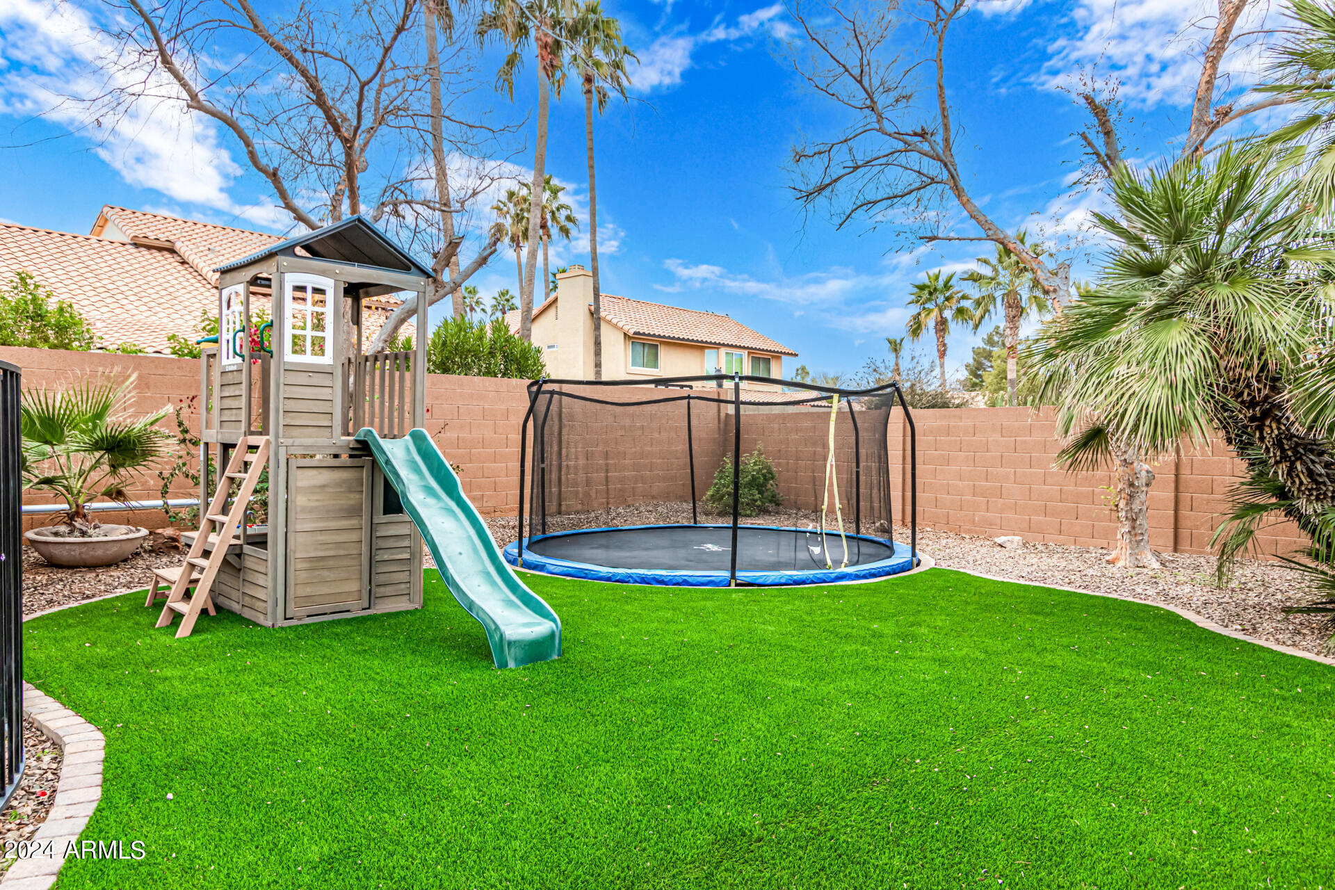 2363 W HEMLOCK Court