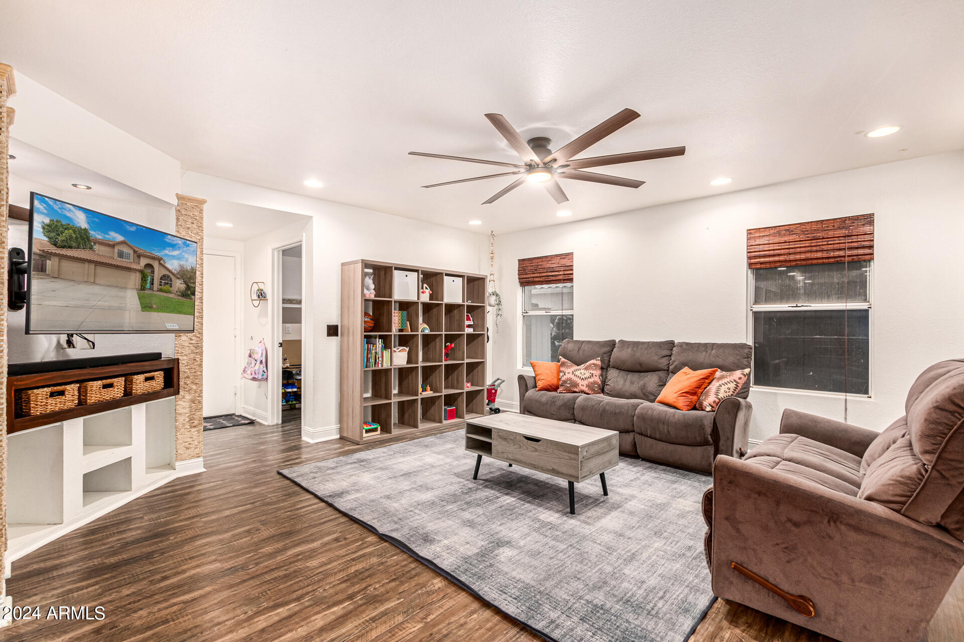 2363 W HEMLOCK Court