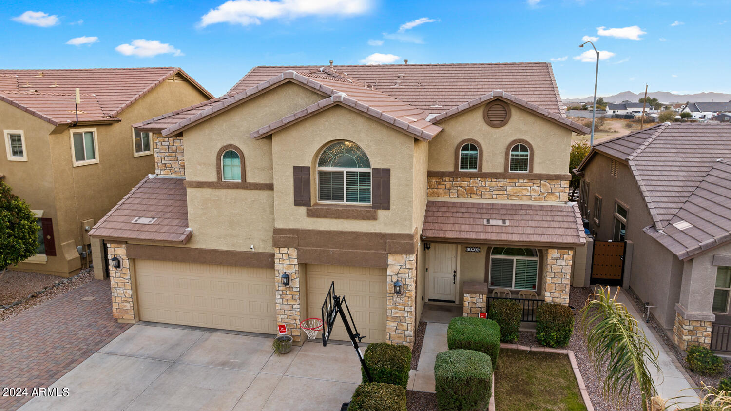 11459 E SEAVER Avenue