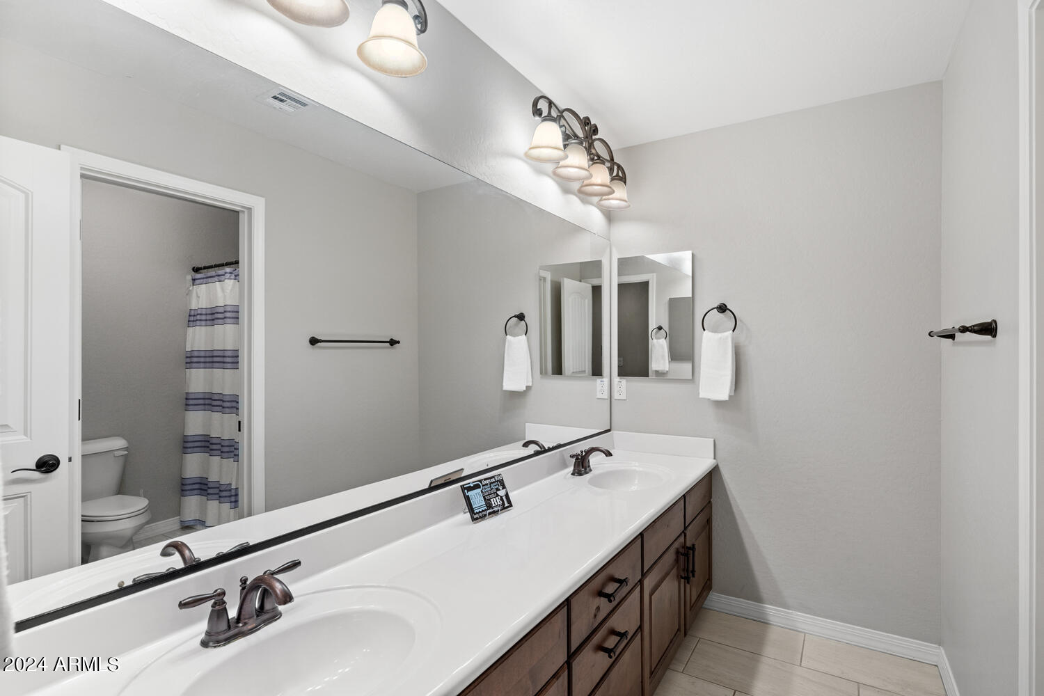 11459 E SEAVER Avenue