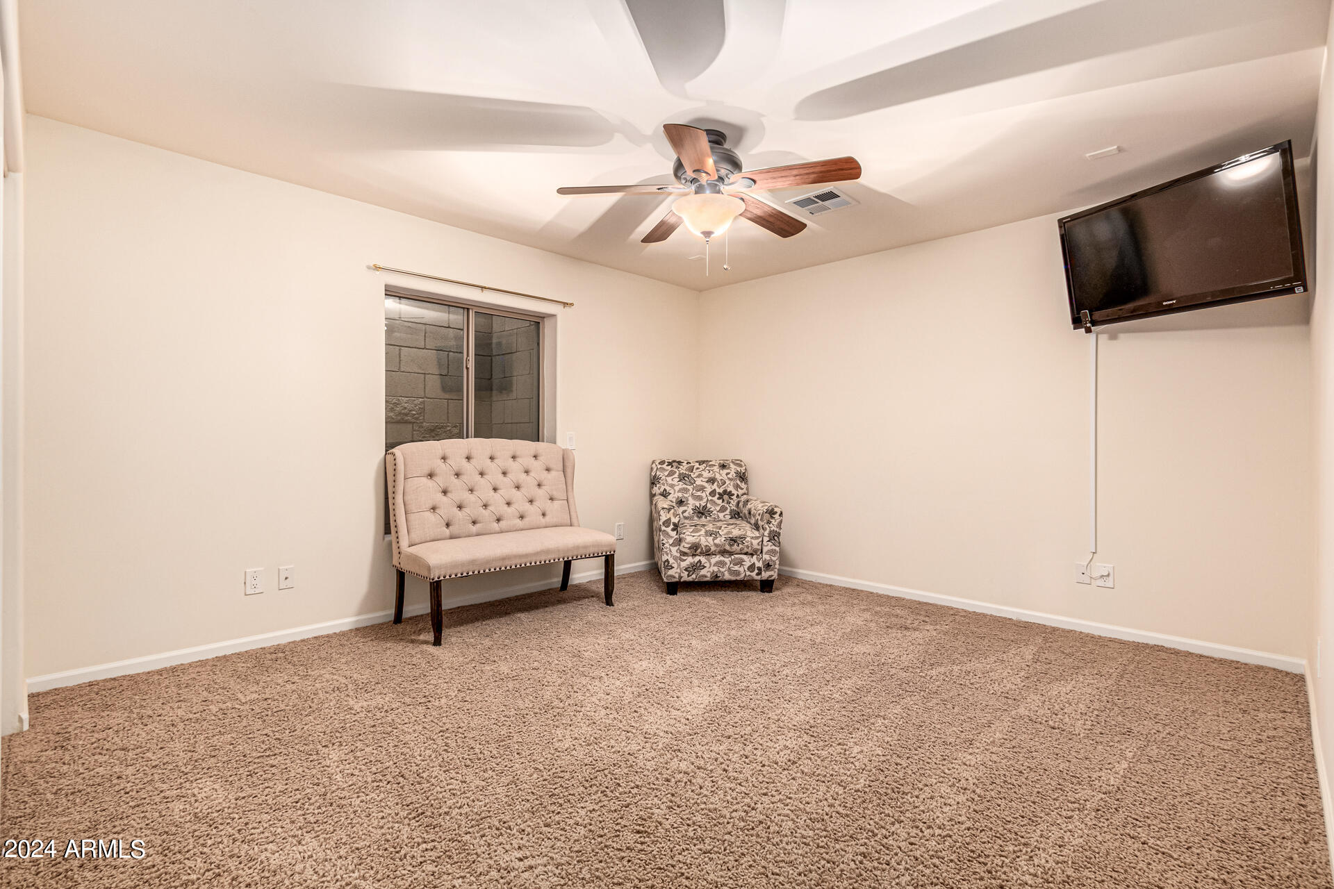 6456 E HOLIDAY Drive