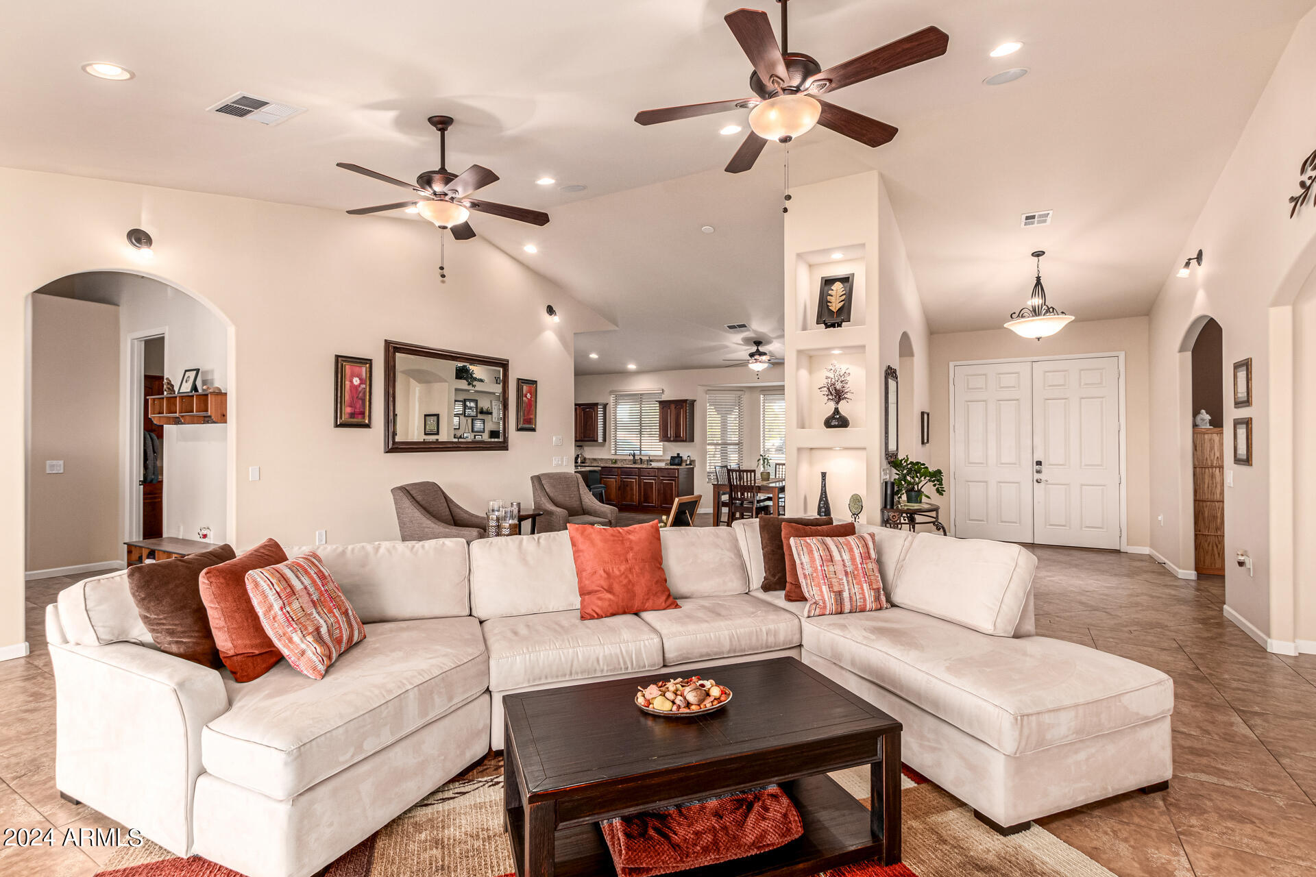 6456 E HOLIDAY Drive