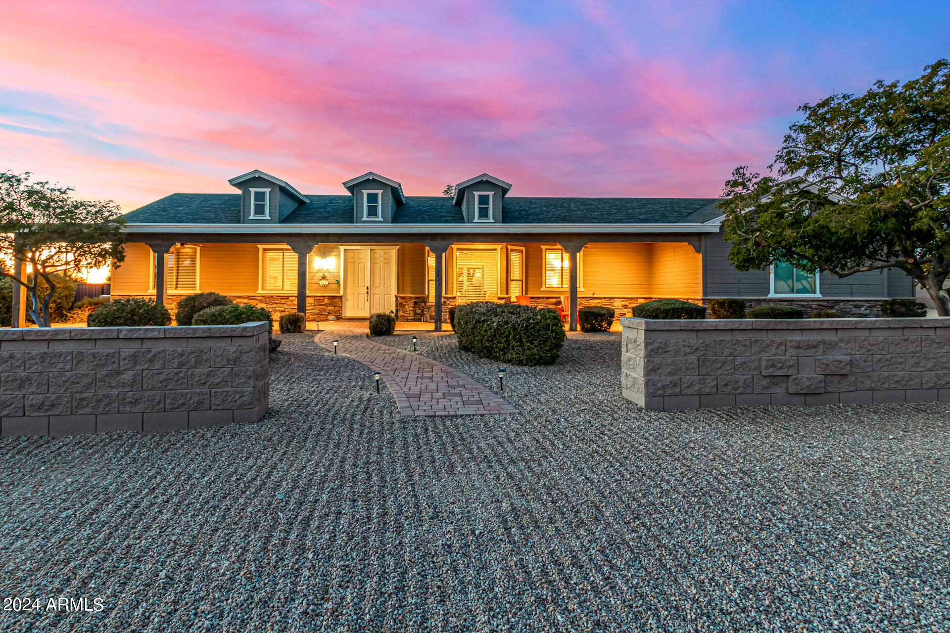 6456 E HOLIDAY Drive