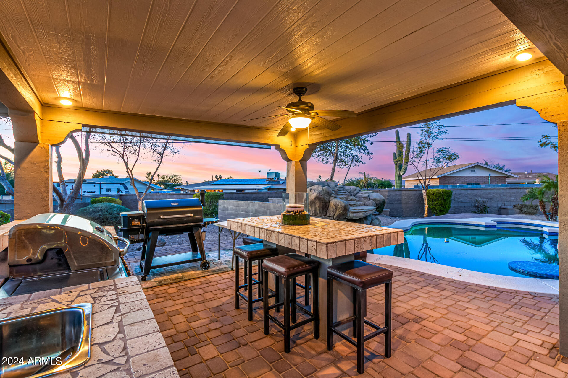 6456 E HOLIDAY Drive