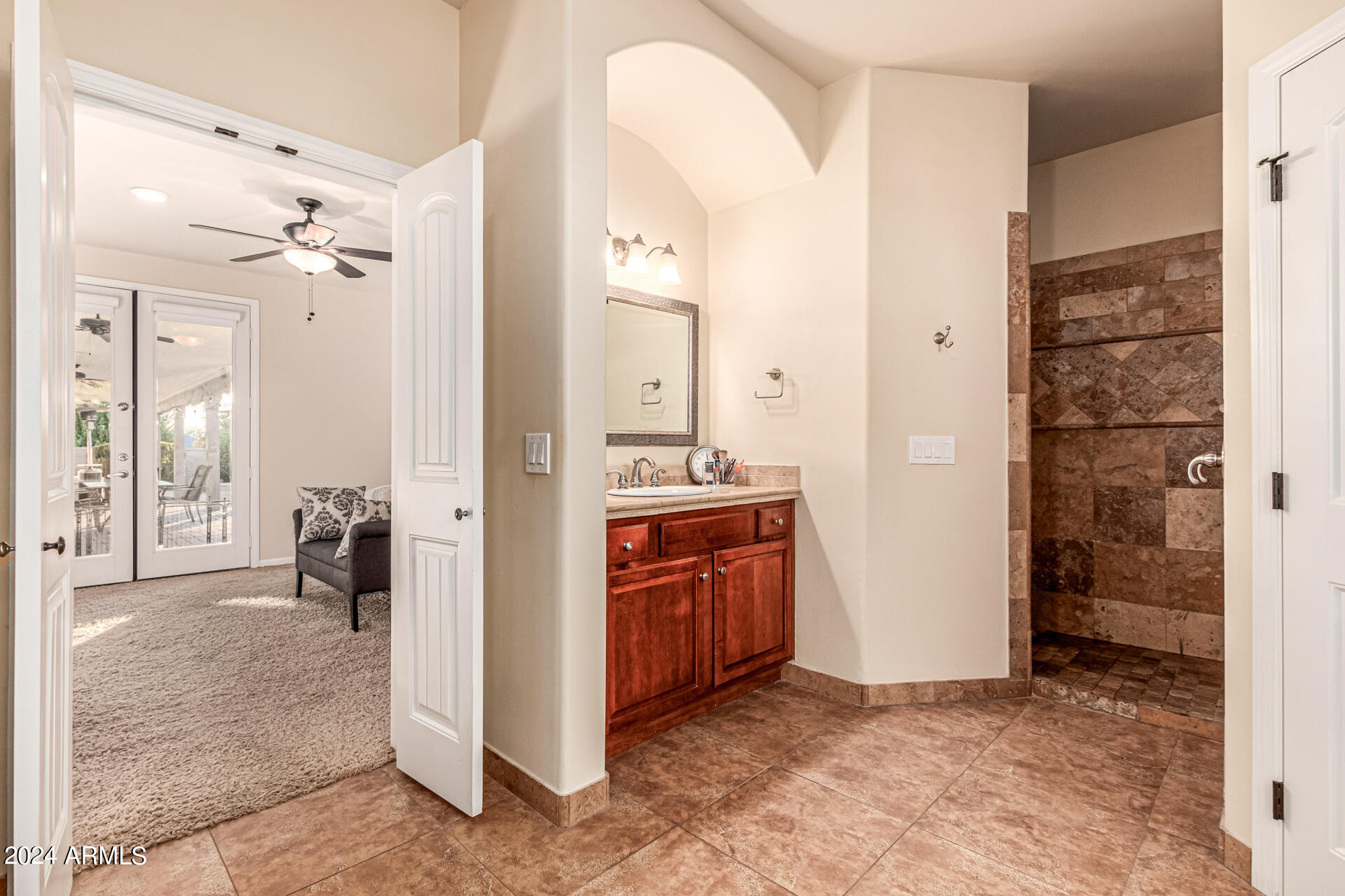 6456 E HOLIDAY Drive