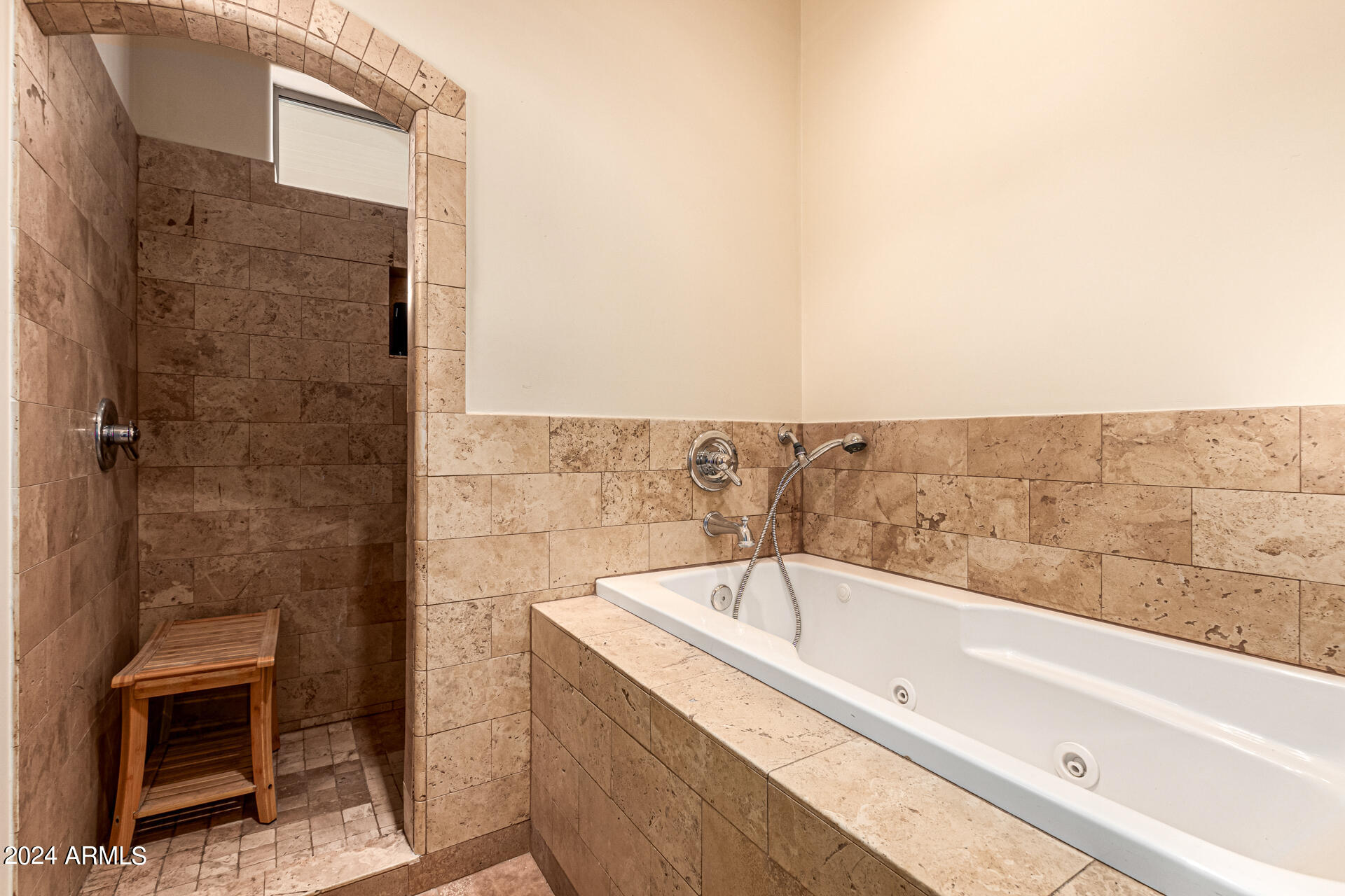 6456 E HOLIDAY Drive