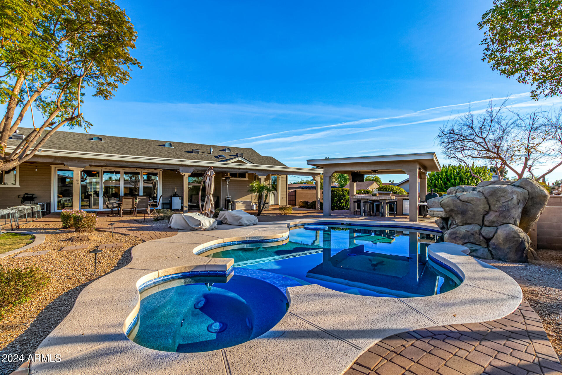 6456 E HOLIDAY Drive