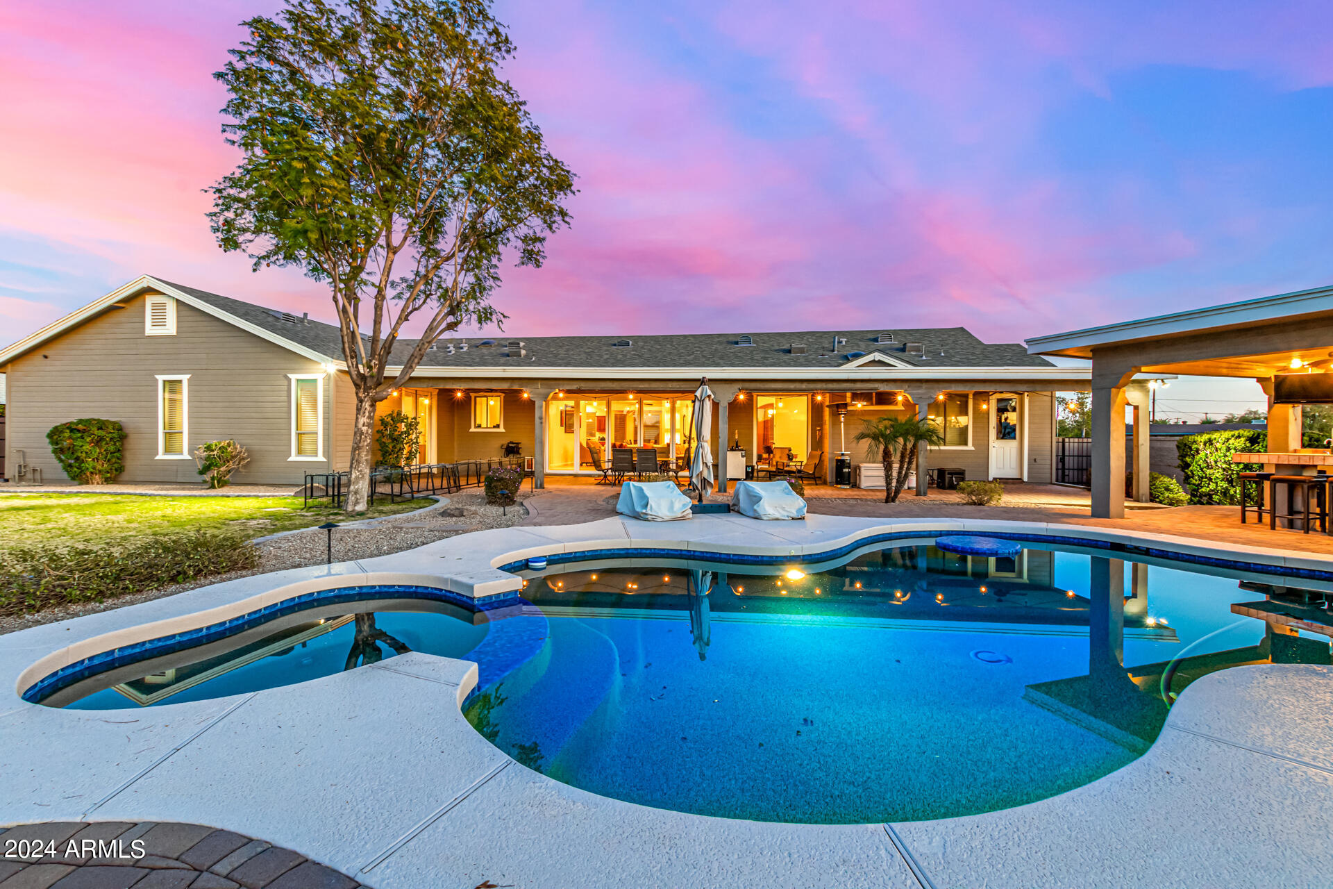 6456 E HOLIDAY Drive