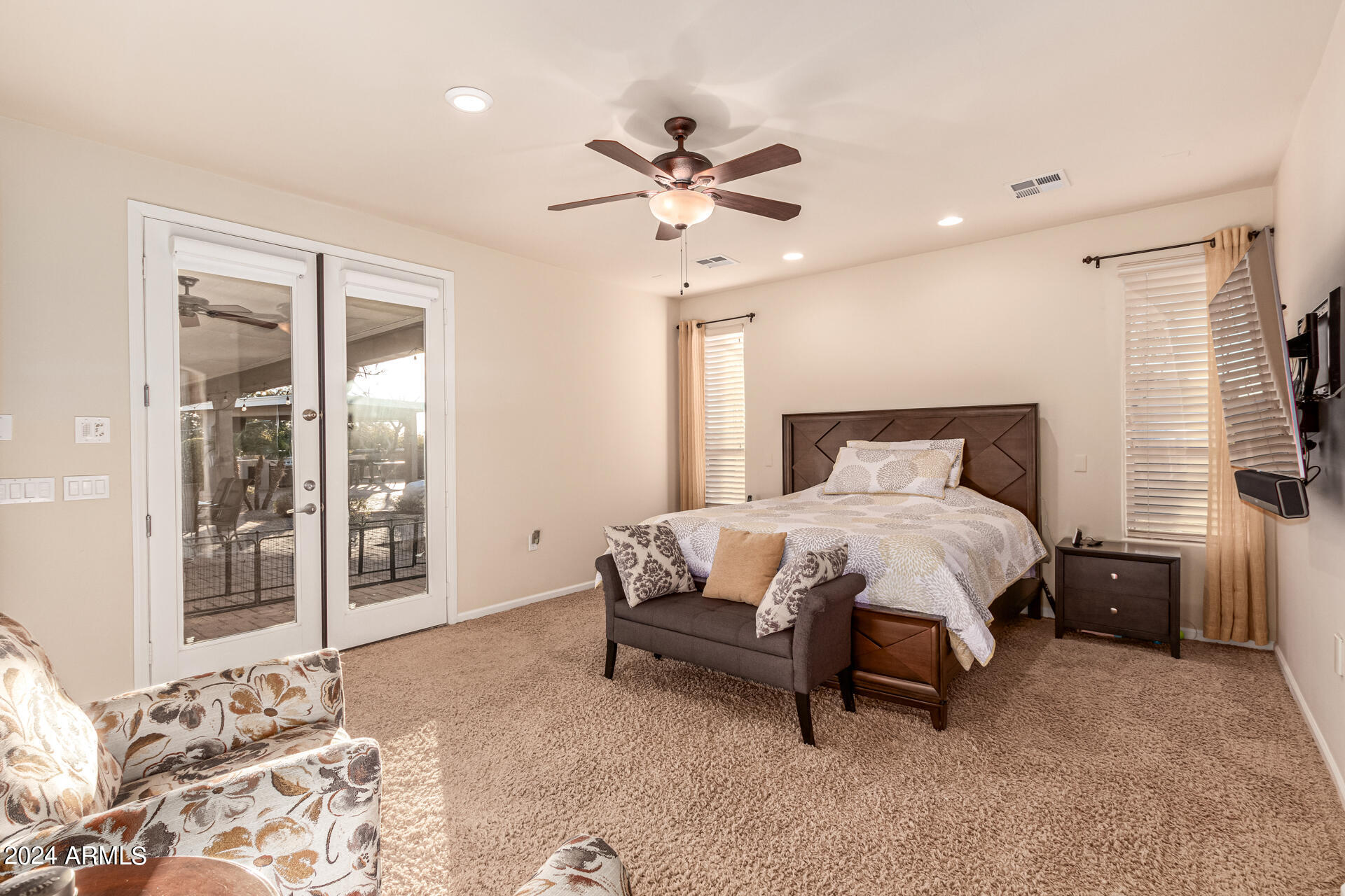 6456 E HOLIDAY Drive