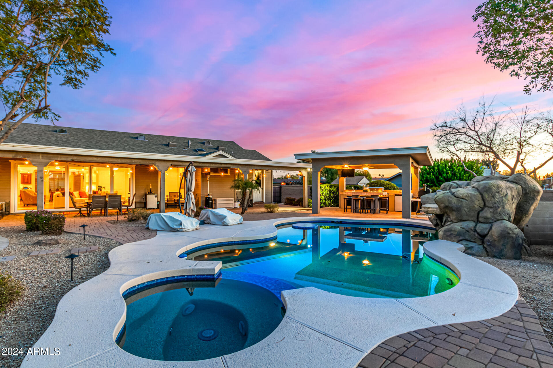 6456 E HOLIDAY Drive