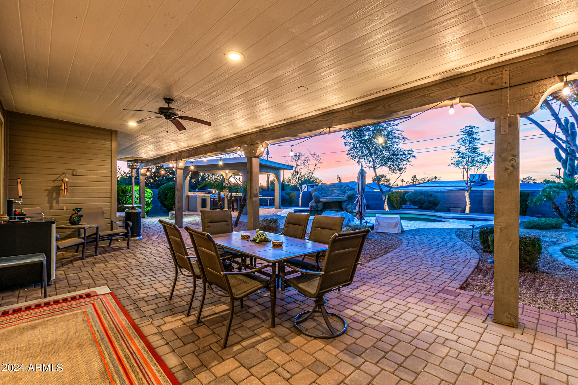 6456 E HOLIDAY Drive