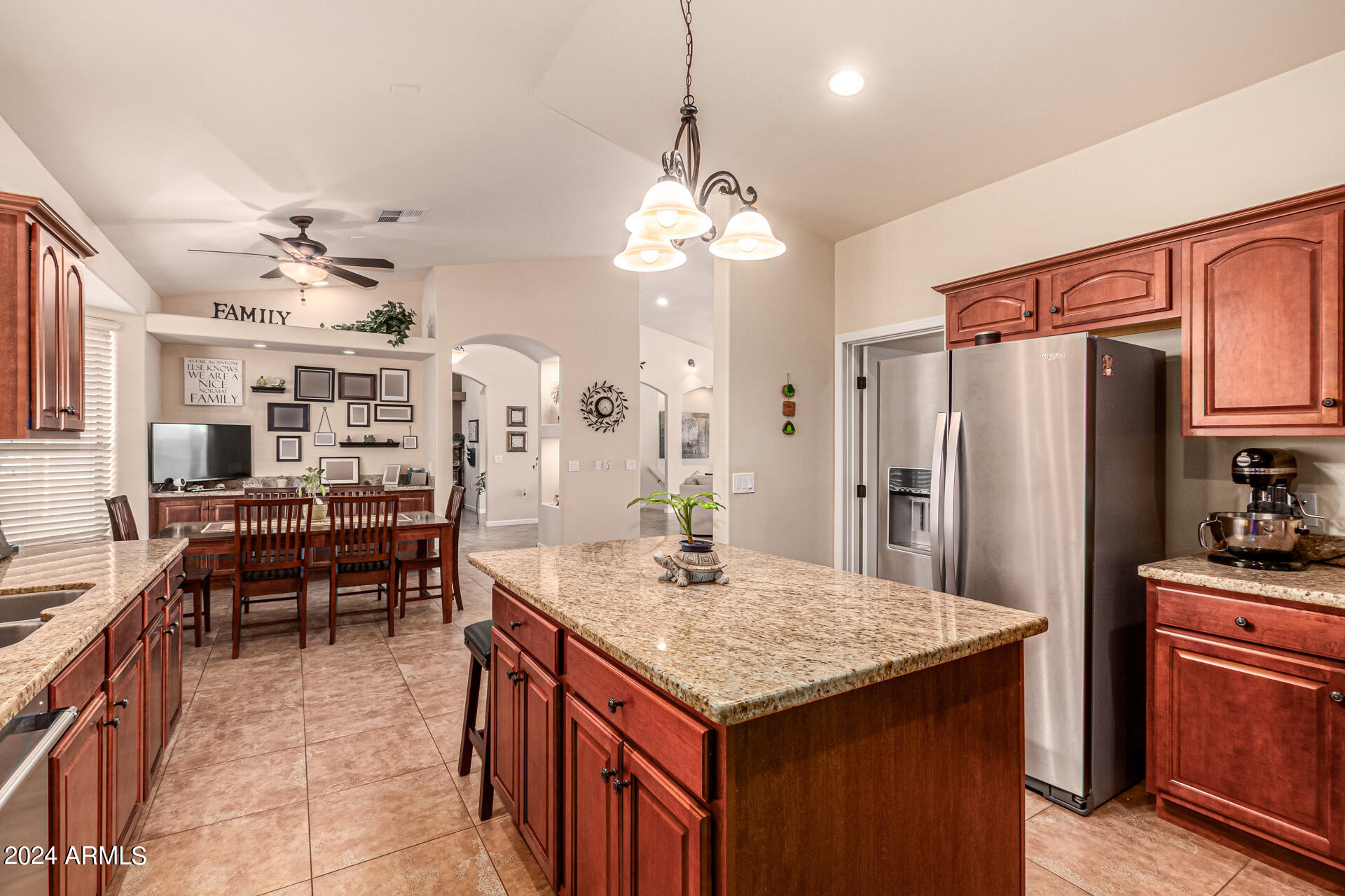 6456 E HOLIDAY Drive